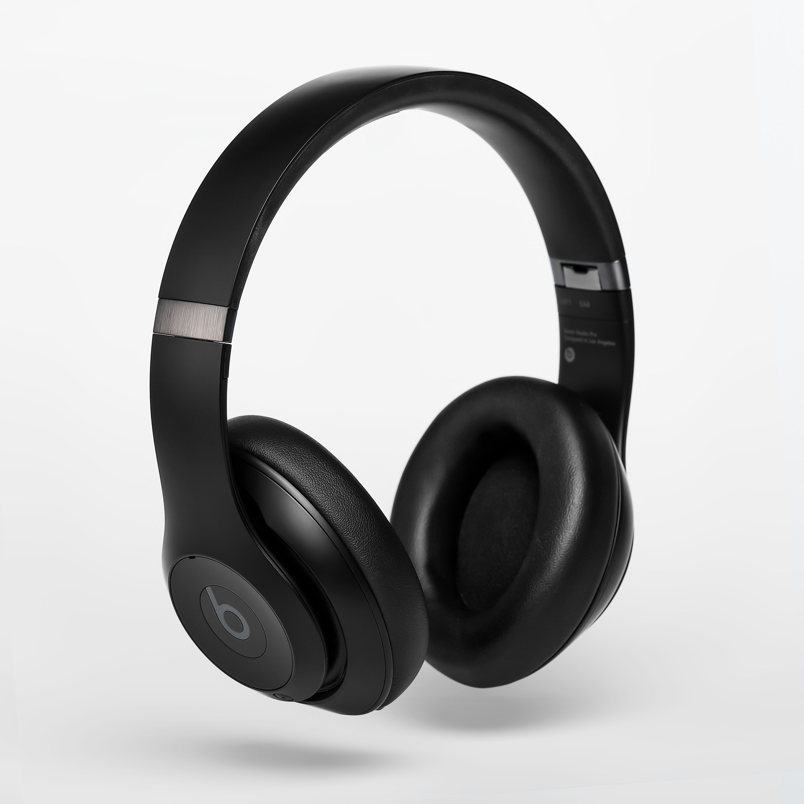 Потоковая и предметная съёмка товаров — в чём разница и что выбрать