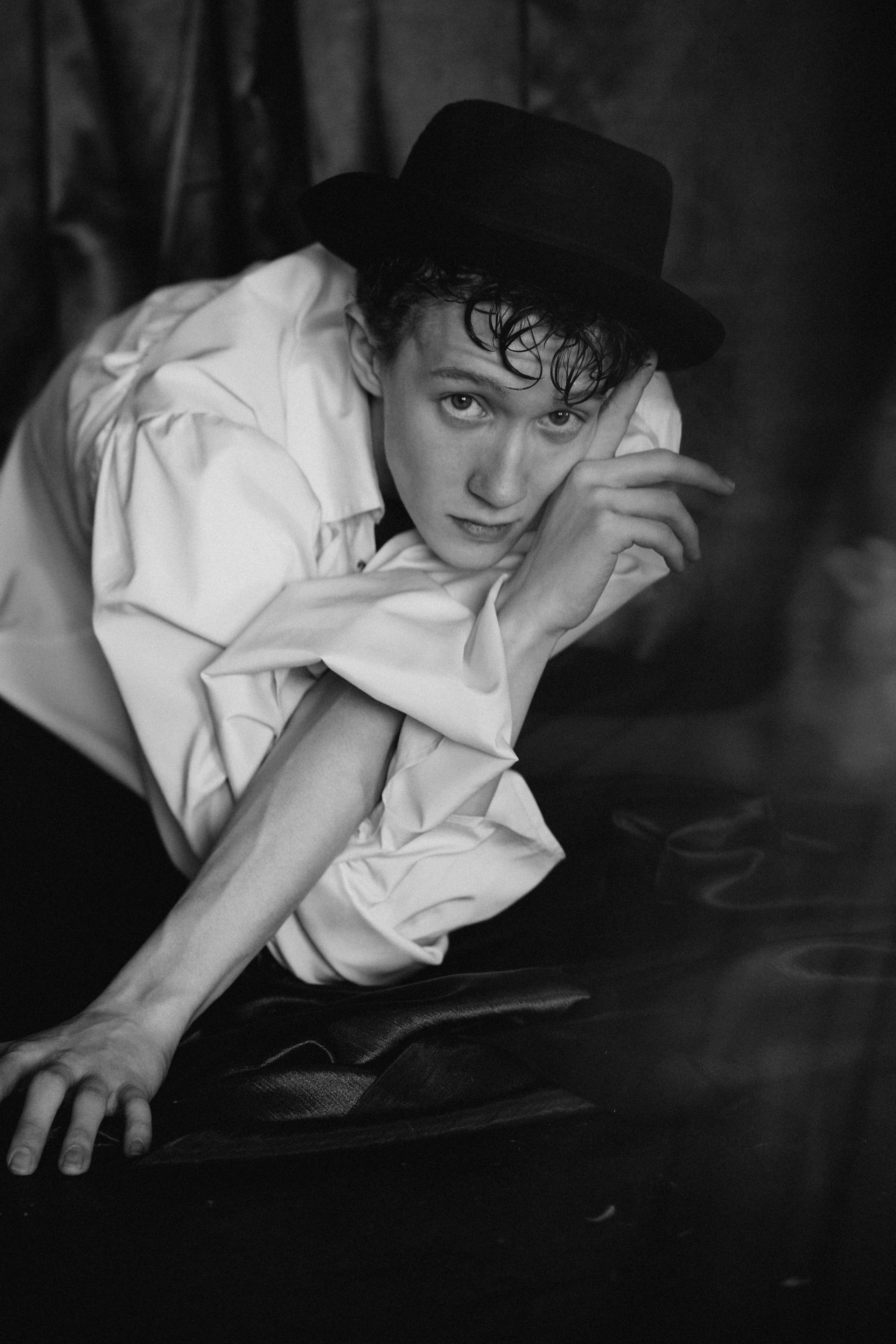 Алексей. I am Diana, a portrait photographer. I take pictures around the world