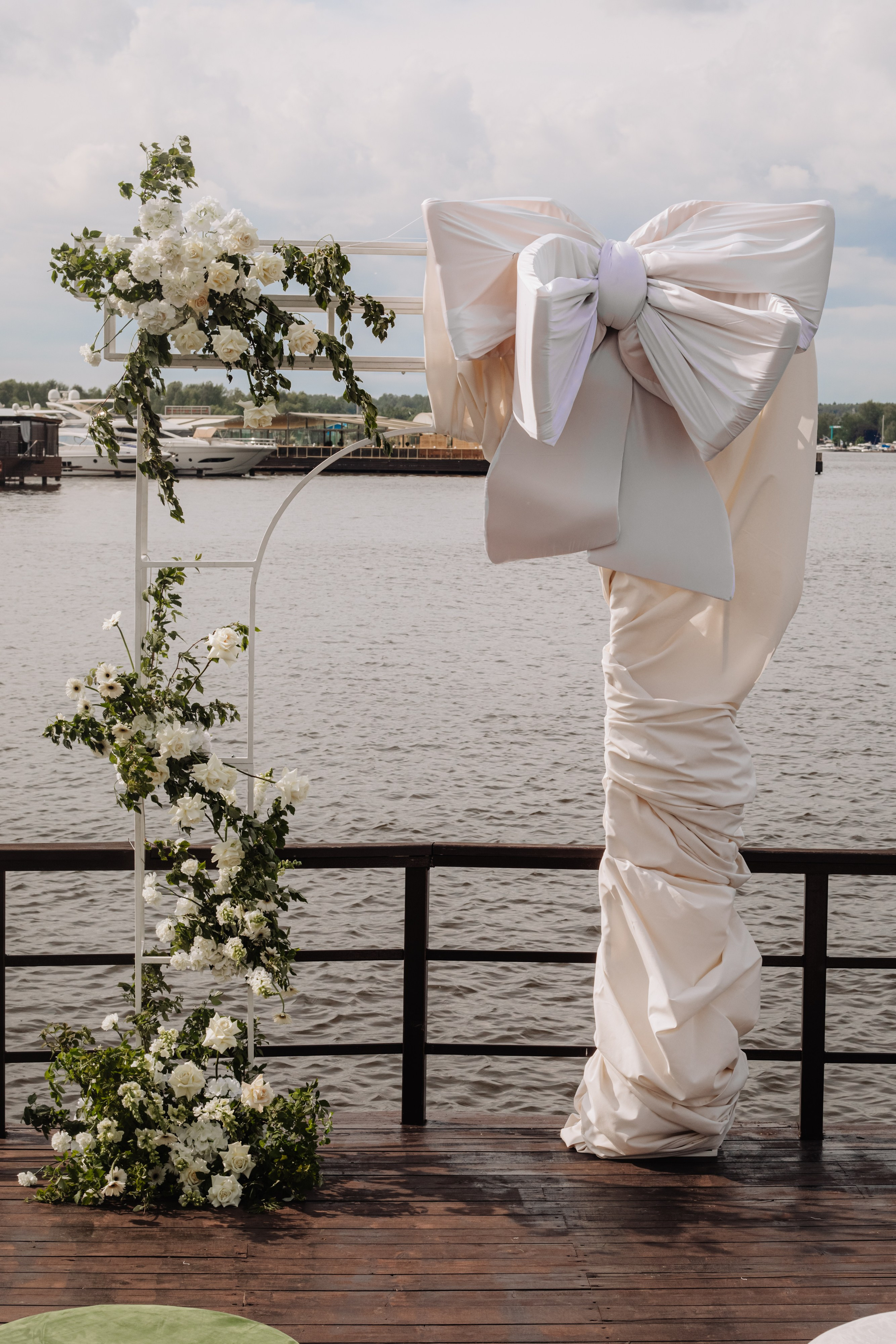 НА БЕРЕГУ НЕБА