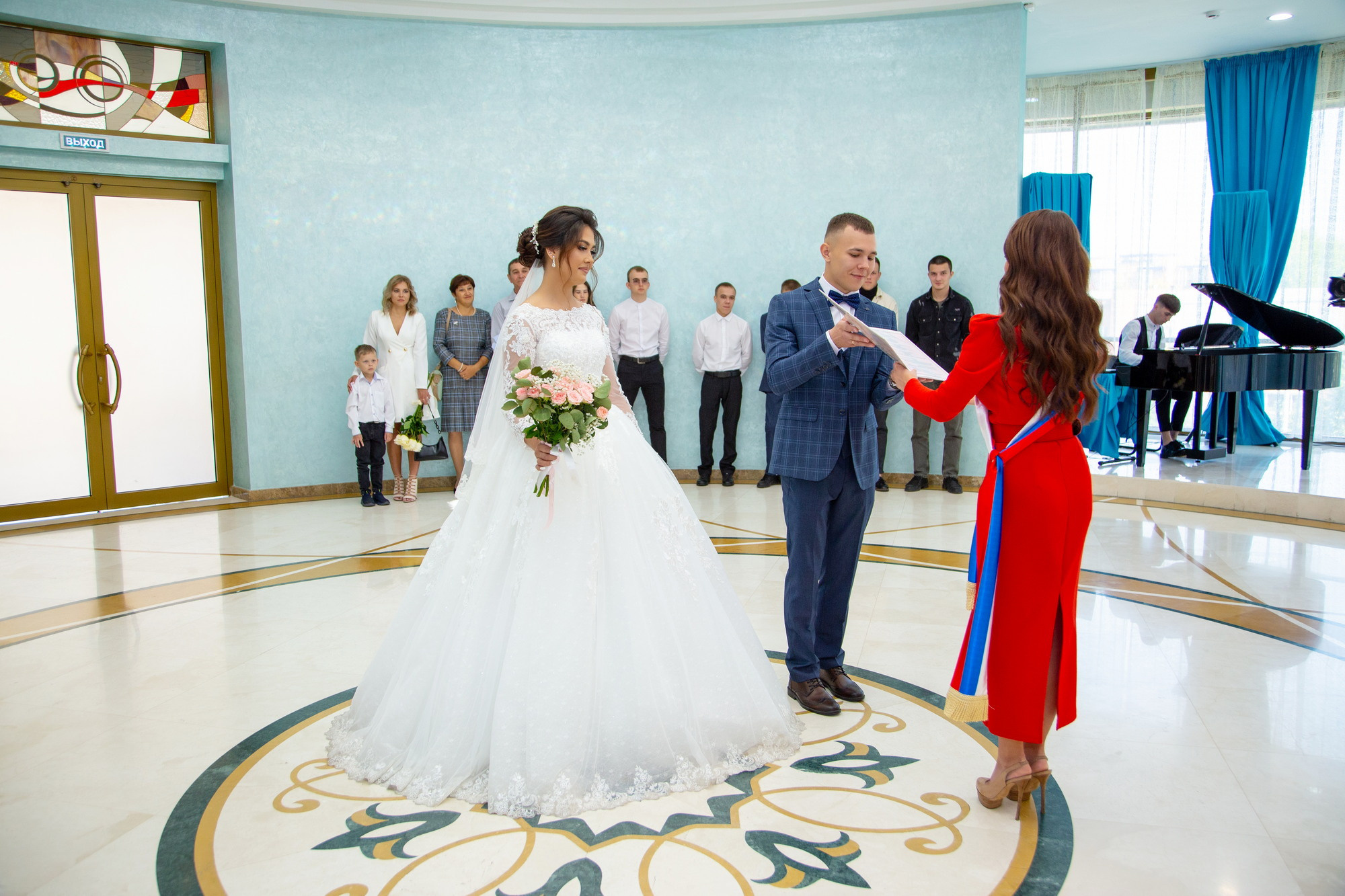 Свадебная фотосессия в Иркутске. Фотограф видеограф Иркутск фото видео студия Алексея Марамзина