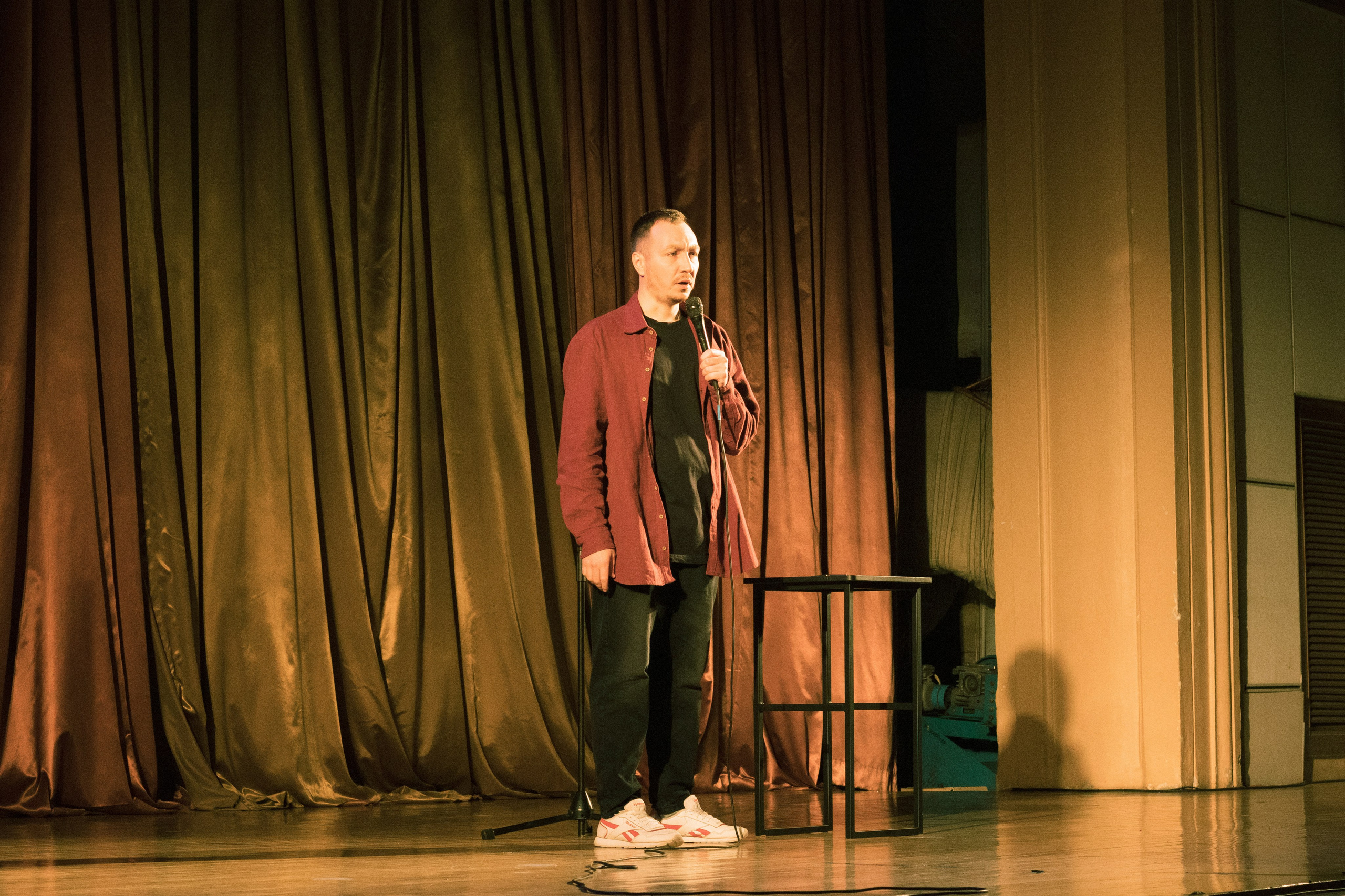 Стэндап Филипп Воронин. Boringowl | Коммерческий фотограф в Иркутске Раиса Ботороева