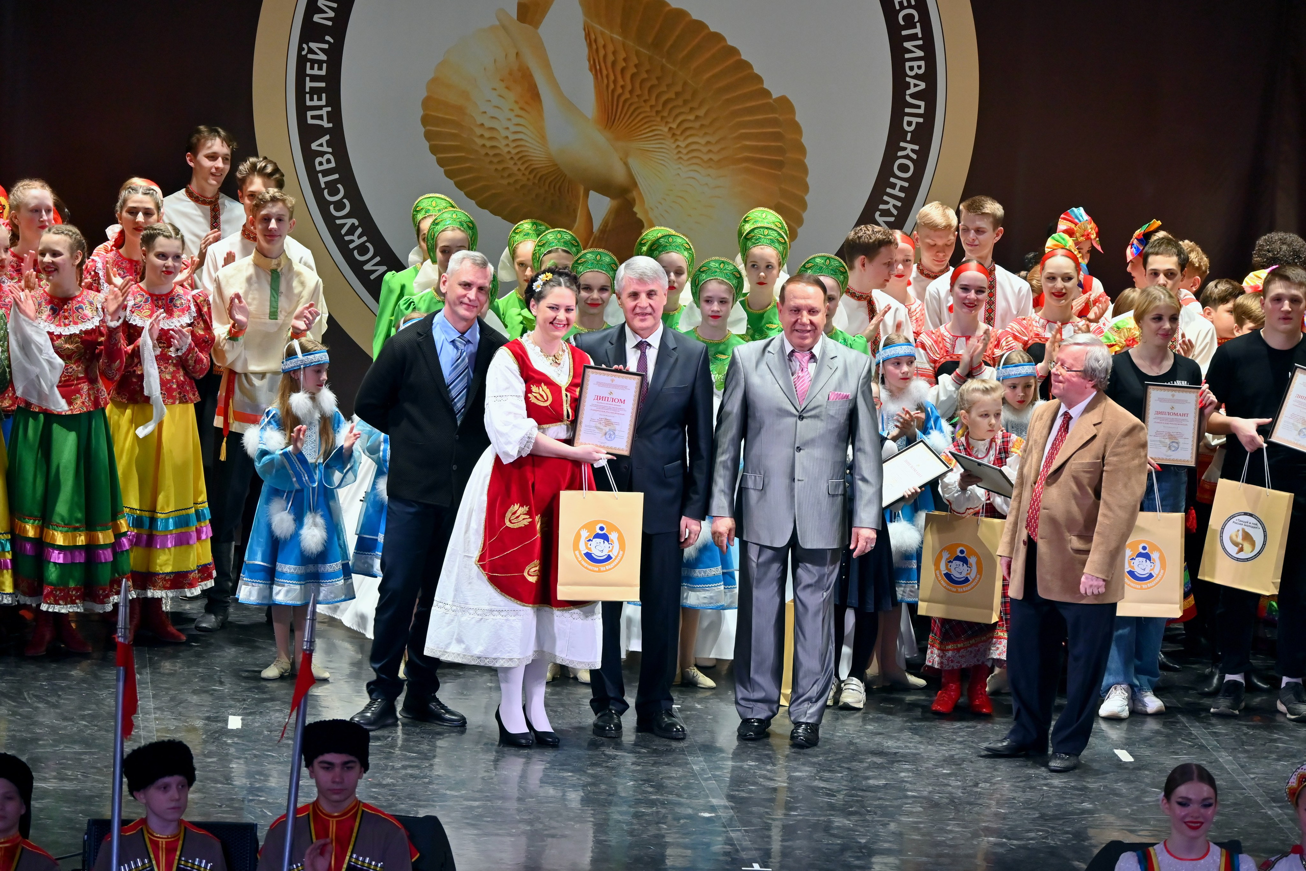 Гала-концерт. Танцуй и пой, Россия Молодая! 22.04.2024. Профессиональный фотограф в Москве Алёна Котова