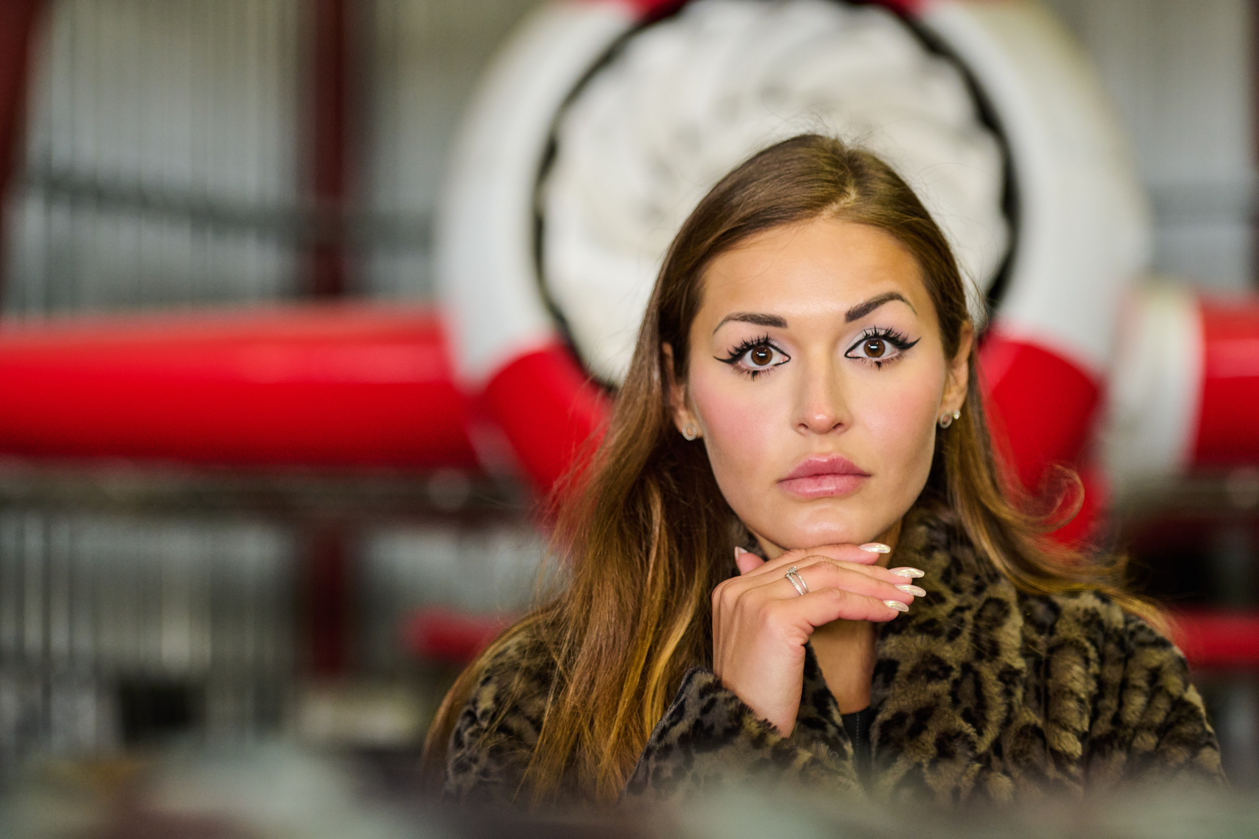 Фотосессия моделей в шубах на аэродроме. Репортажный и семейный фотограф — Шелихов Сергей