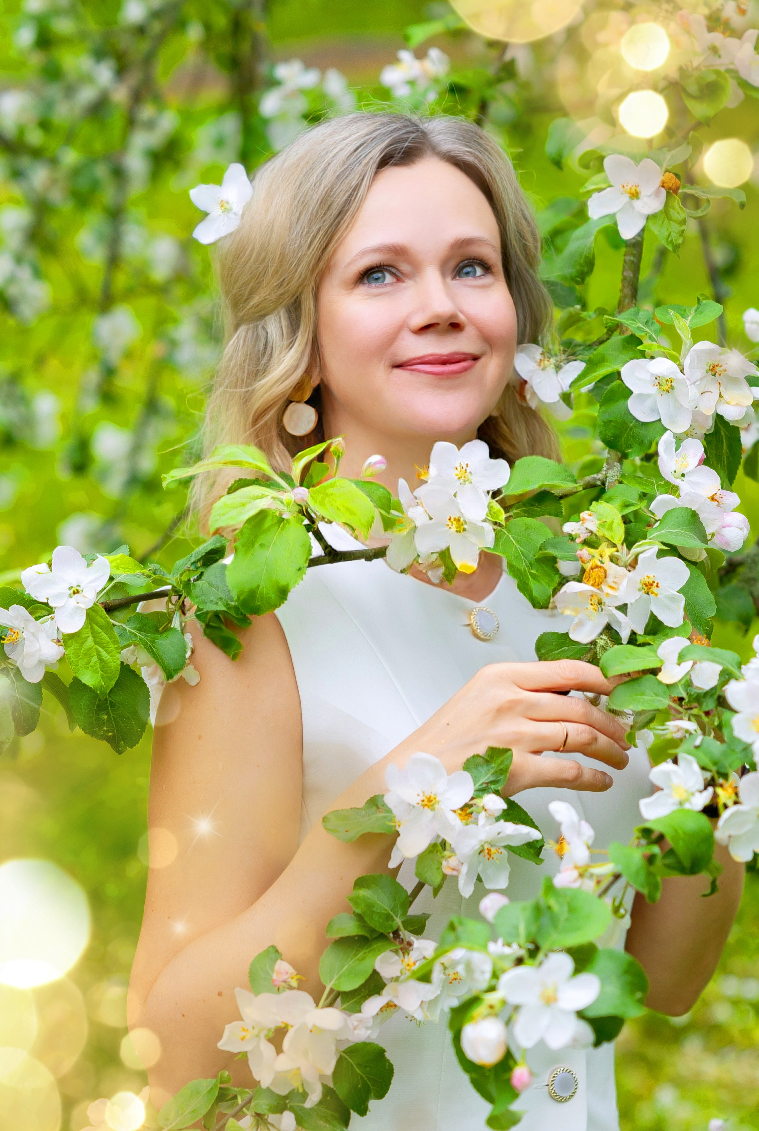 Съемка в цветущем саду. Фотограф Люся Воробьева
