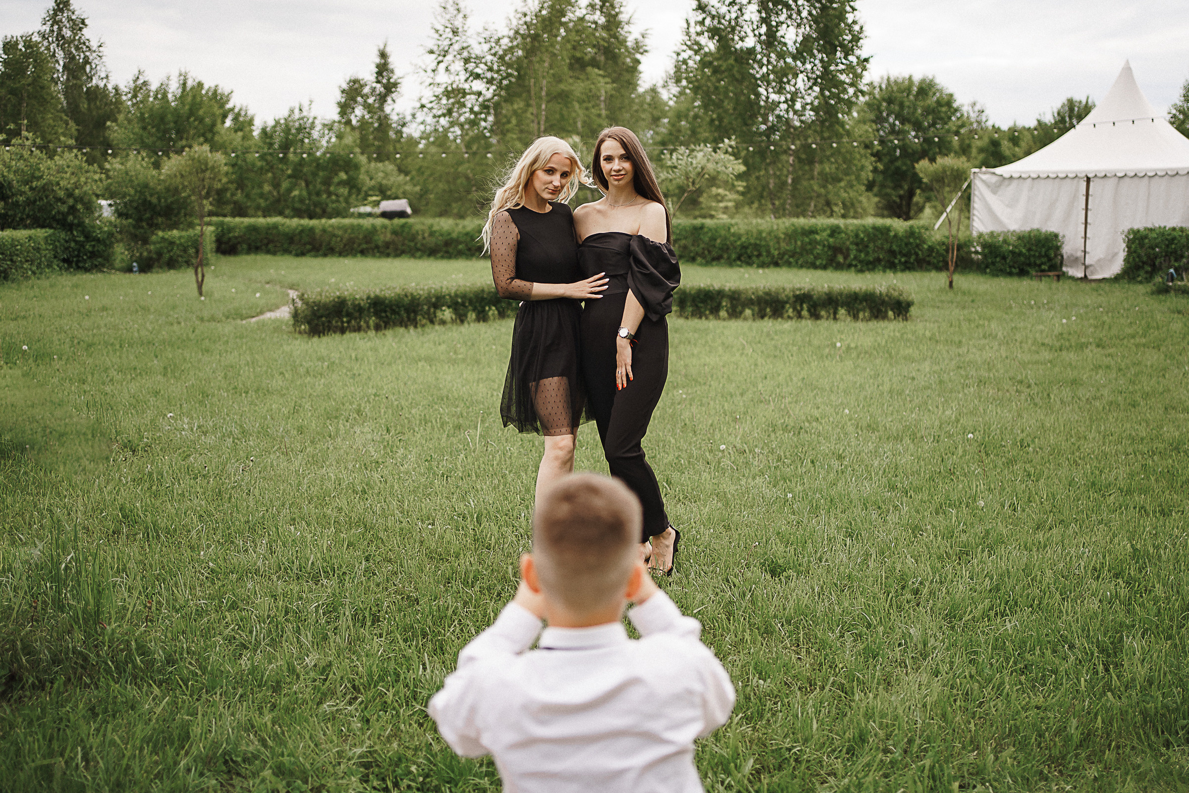 Гости в чёрном. Свадебный фотограф Александр Осипов