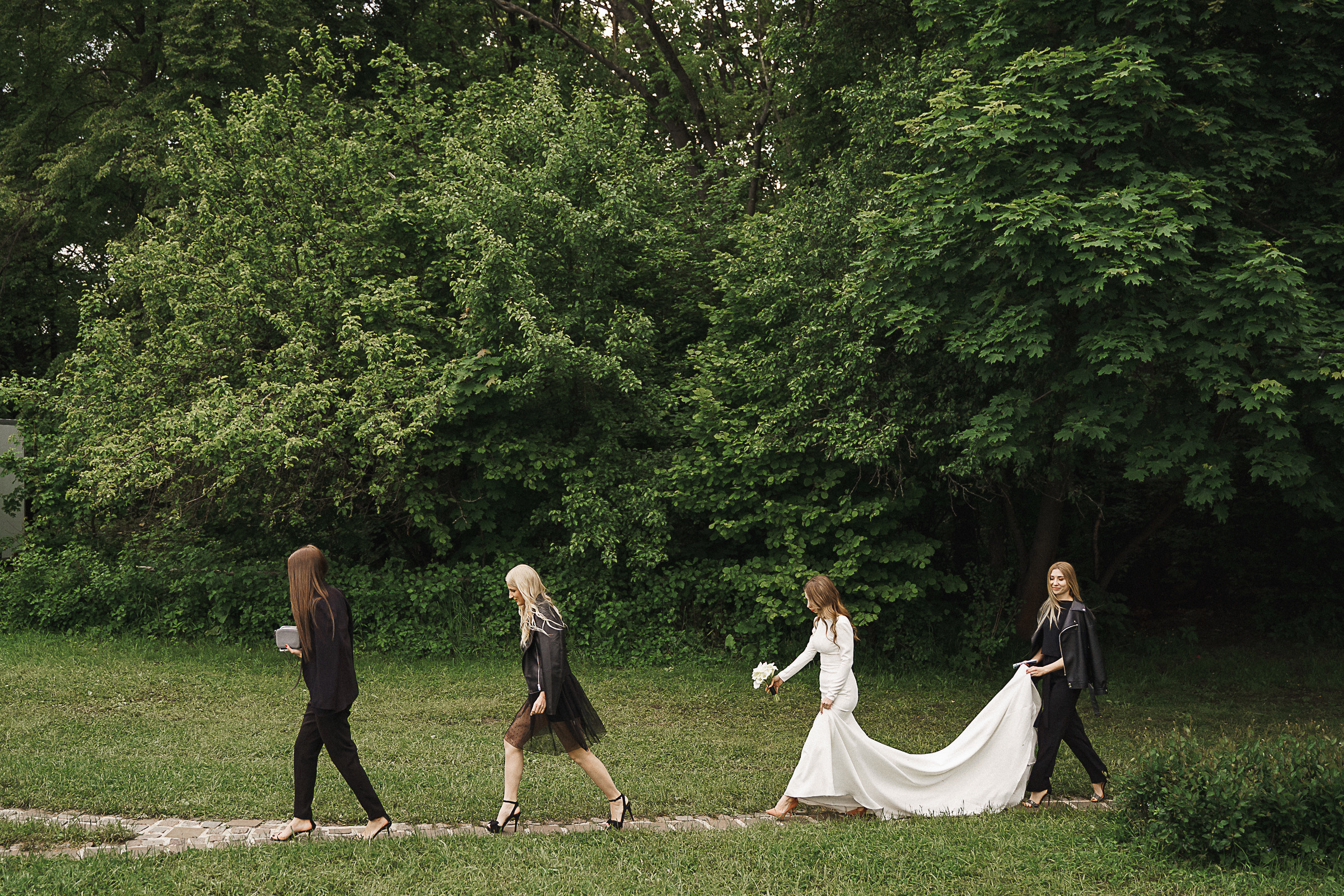 Гости в чёрном. Свадебный фотограф Александр Осипов