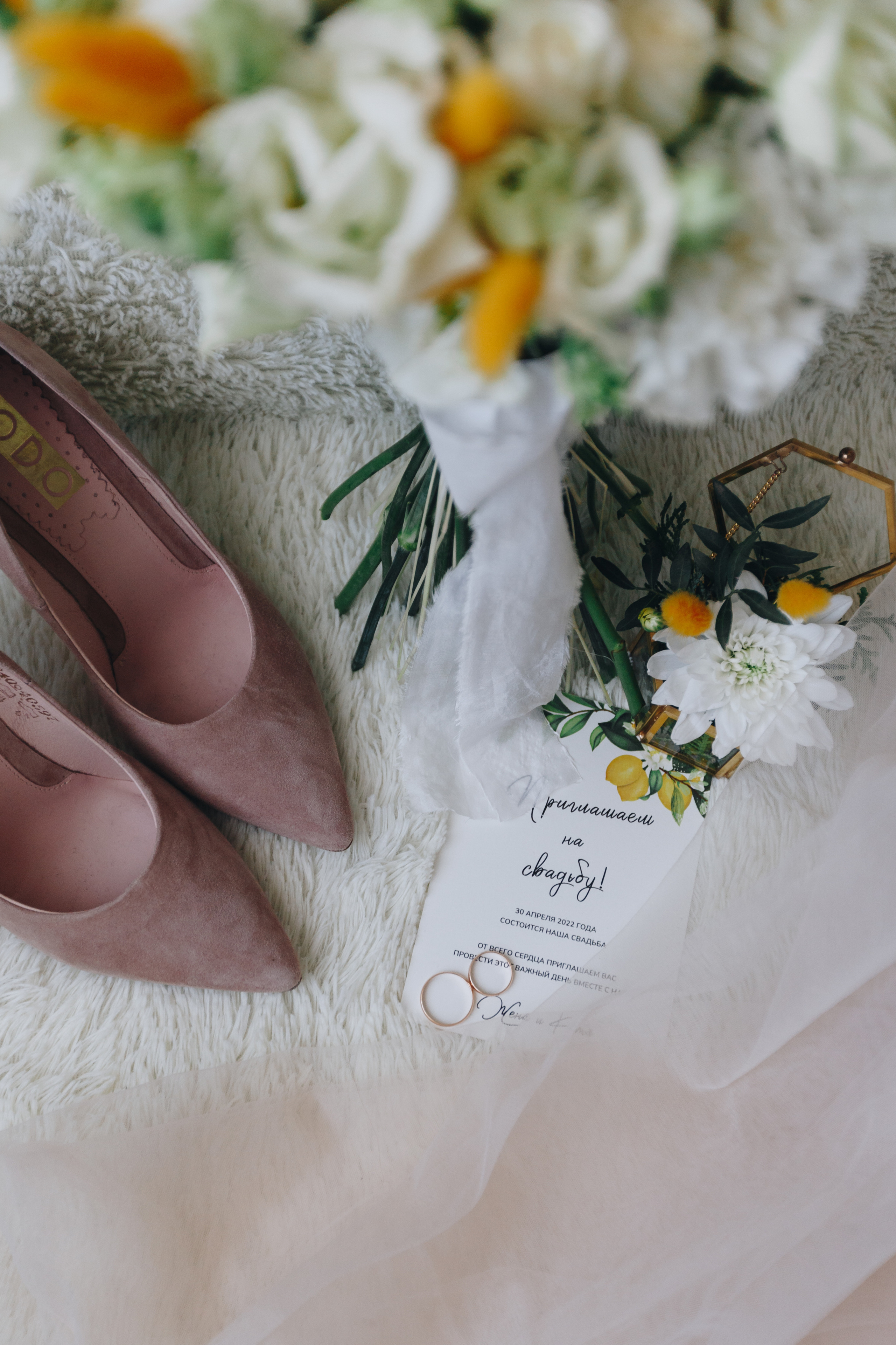 Фото и Видео съёмка полного свадебного дня весной в Жлобине. Свадебный семейный фотограф и видеограф Гомель Минск Беларусь Европа