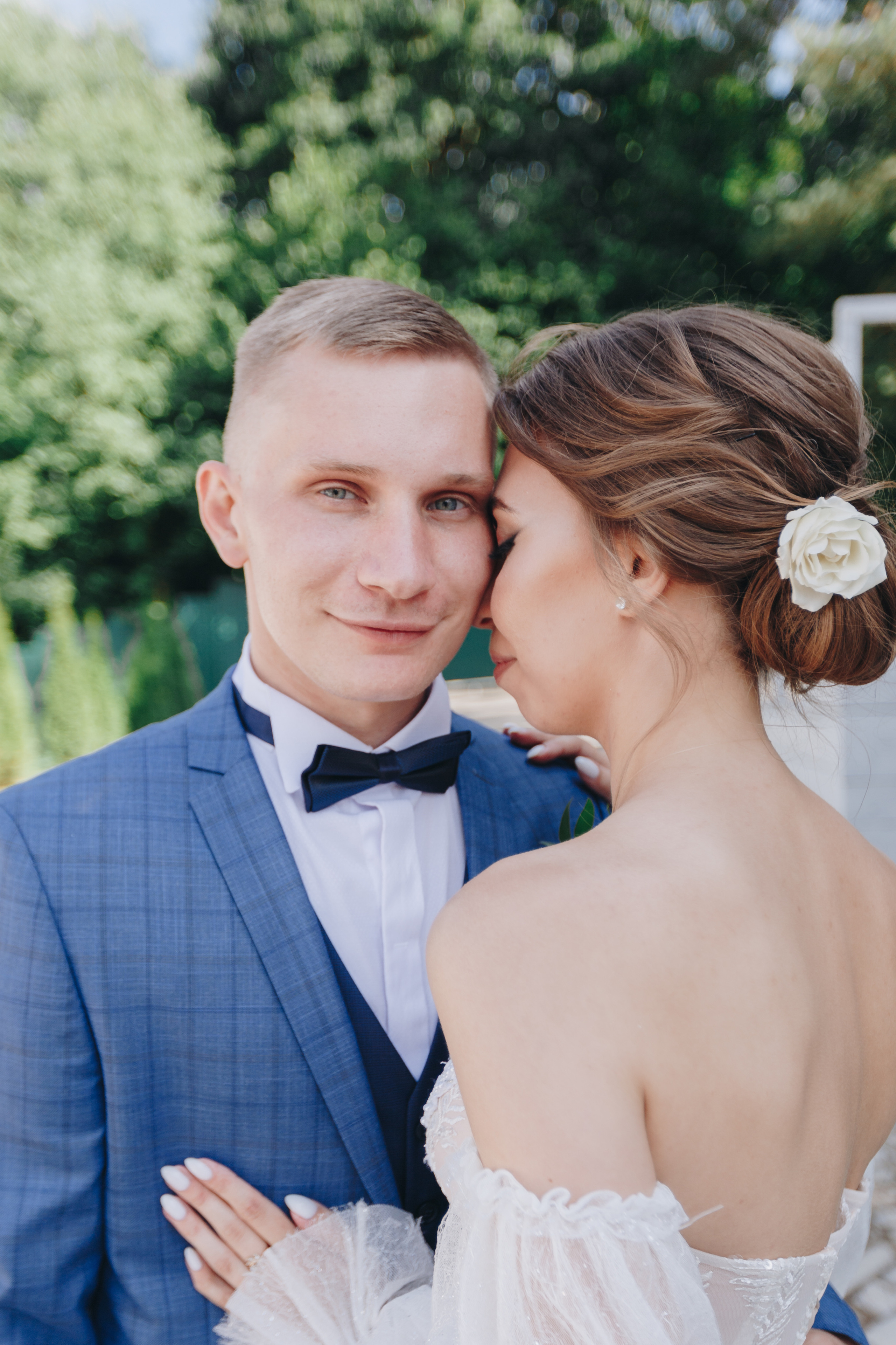 Фото и видео съёмка полного свадебного дня на усадьбе на берегу озера. Свадебный семейный фотограф и видеограф Гомель Минск Беларусь Европа