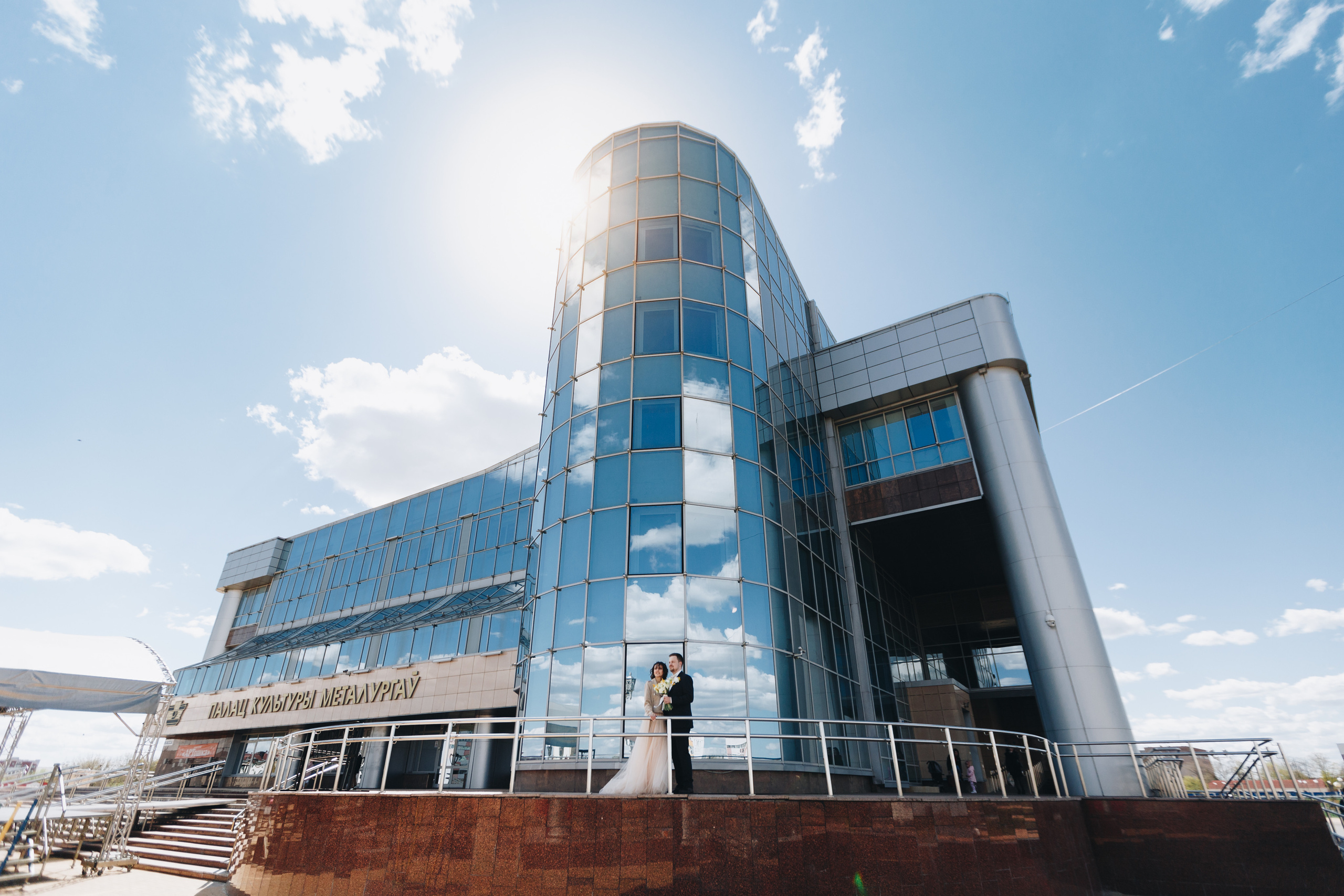 Фото и Видео съёмка полного свадебного дня весной в Жлобине. Свадебный семейный фотограф и видеограф Гомель Минск Беларусь Европа