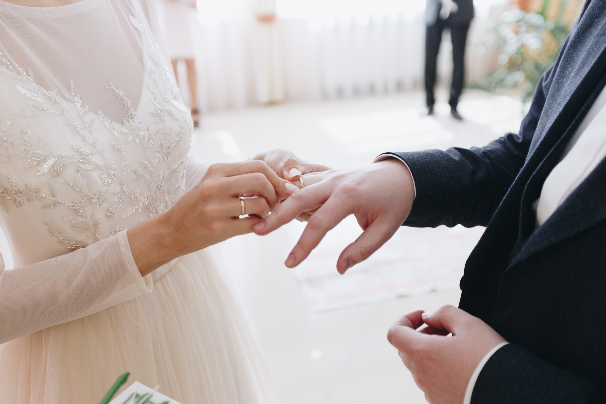 Фото и Видео съёмка полного свадебного дня весной в Жлобине. Свадебный семейный фотограф и видеограф Гомель Минск Беларусь Европа