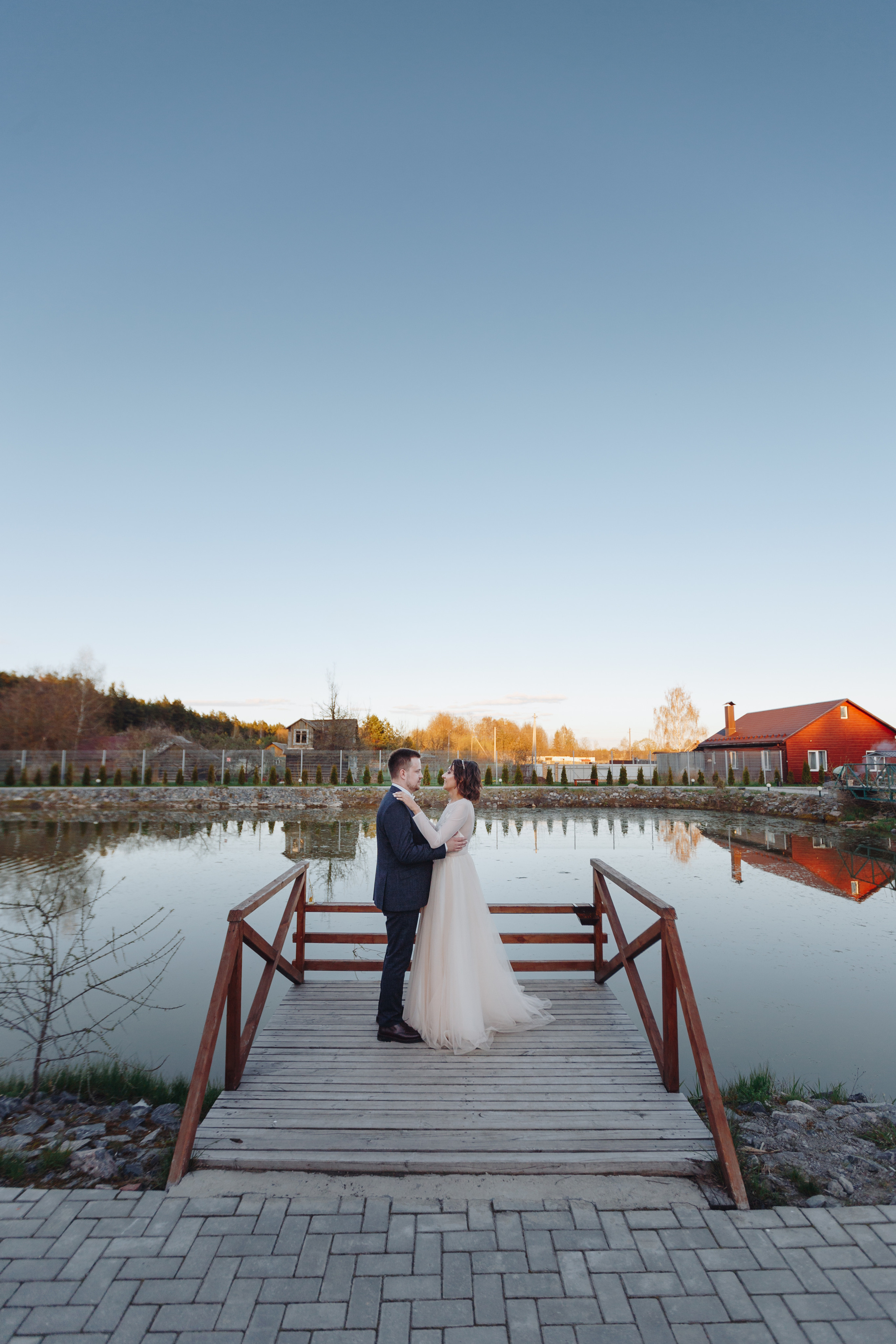 Фото и Видео съёмка полного свадебного дня весной в Жлобине. Свадебный семейный фотограф и видеограф Гомель Минск Беларусь Европа