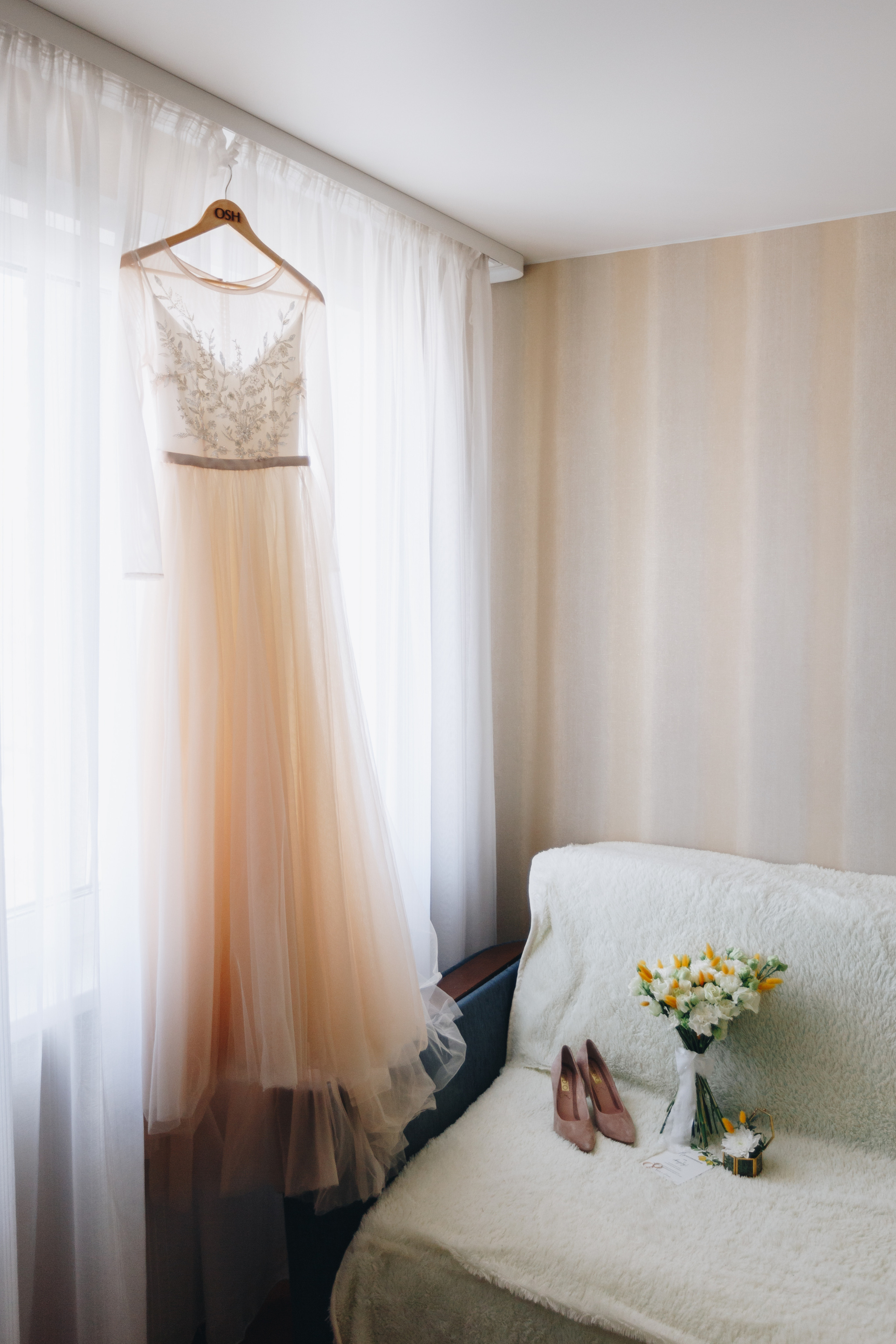 Фото и Видео съёмка полного свадебного дня весной в Жлобине. Свадебный семейный фотограф и видеограф Гомель Минск Беларусь Европа