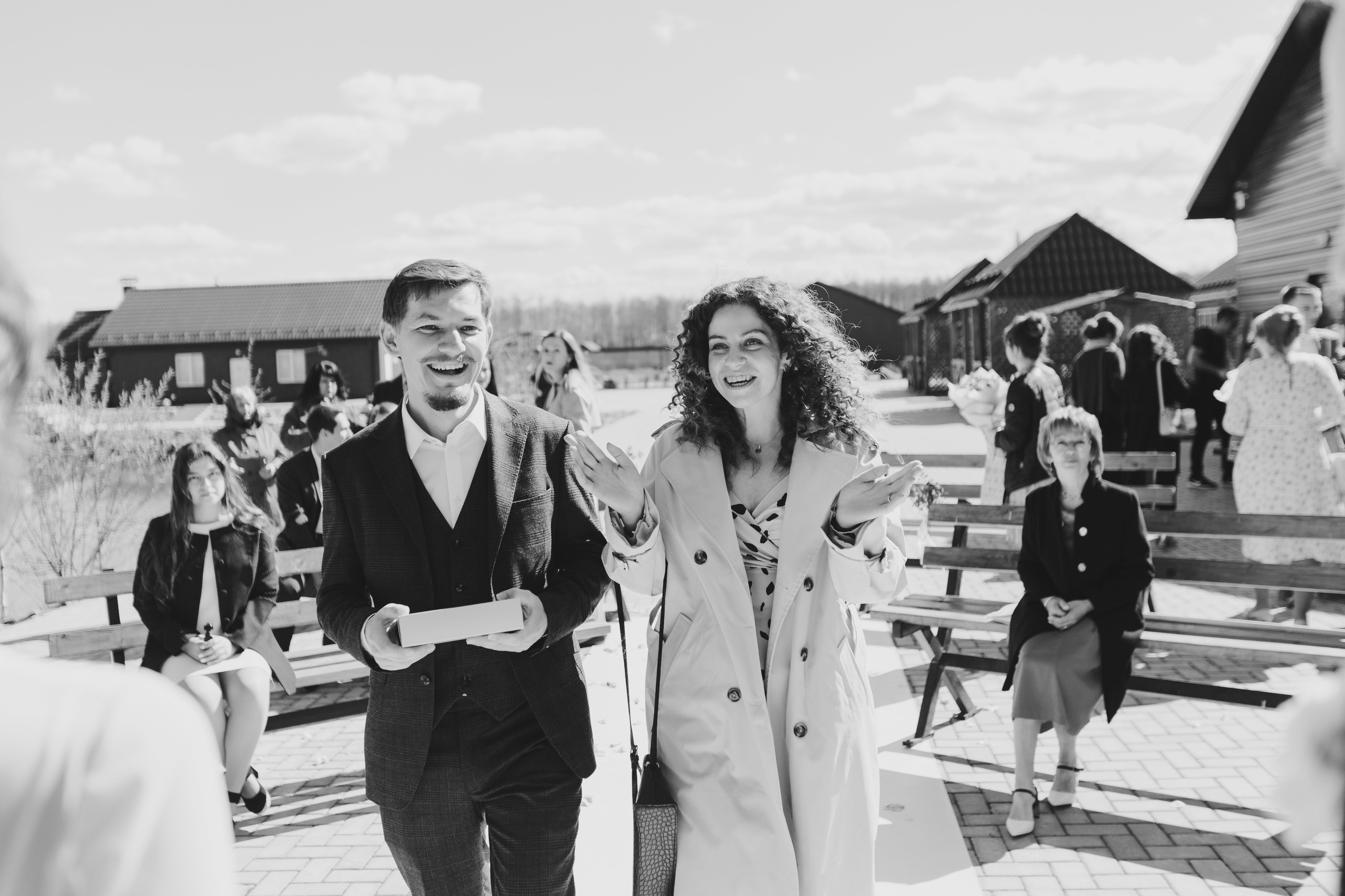 Фото и Видео съёмка полного свадебного дня весной в Жлобине. Свадебный семейный фотограф и видеограф Гомель Минск Беларусь Европа