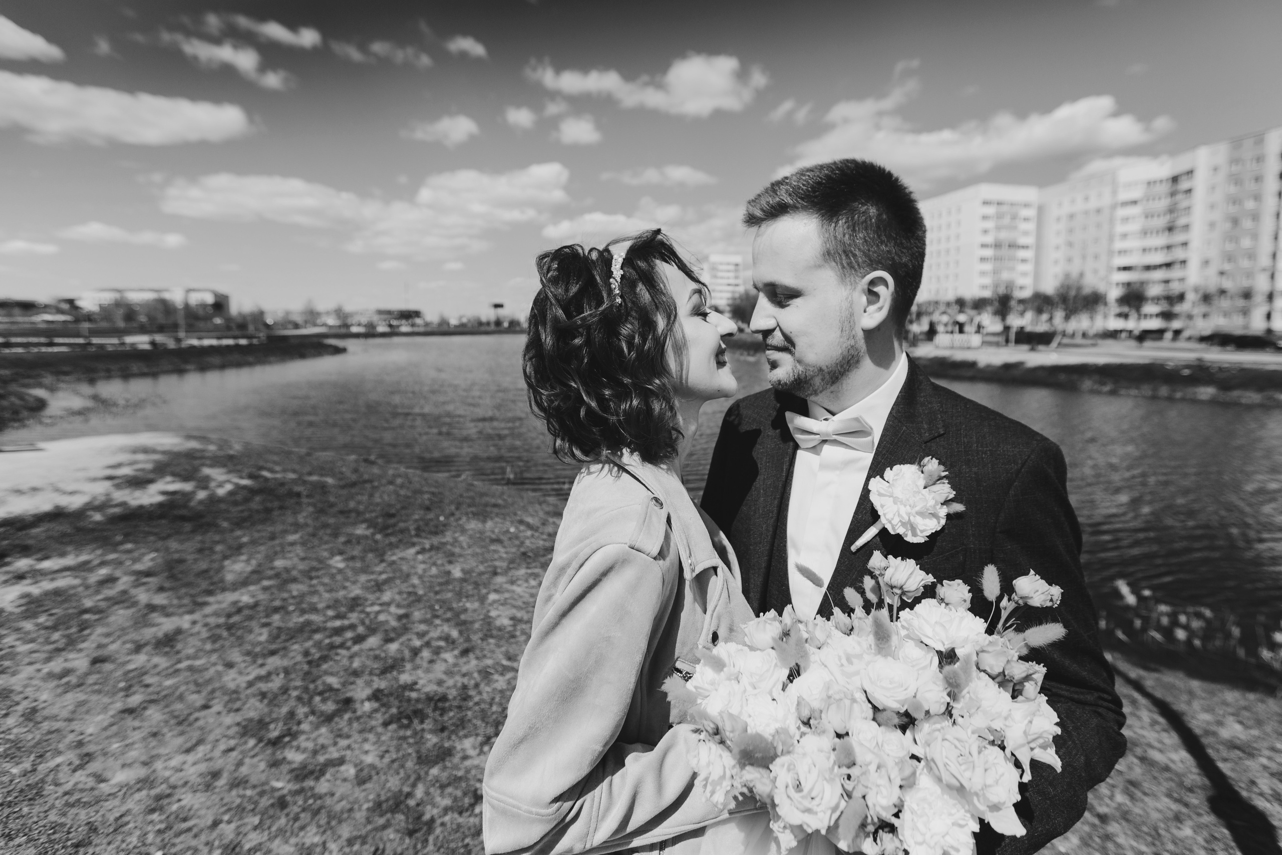 Фото и Видео съёмка полного свадебного дня весной в Жлобине. Свадебный семейный фотограф и видеограф Гомель Минск Беларусь Европа