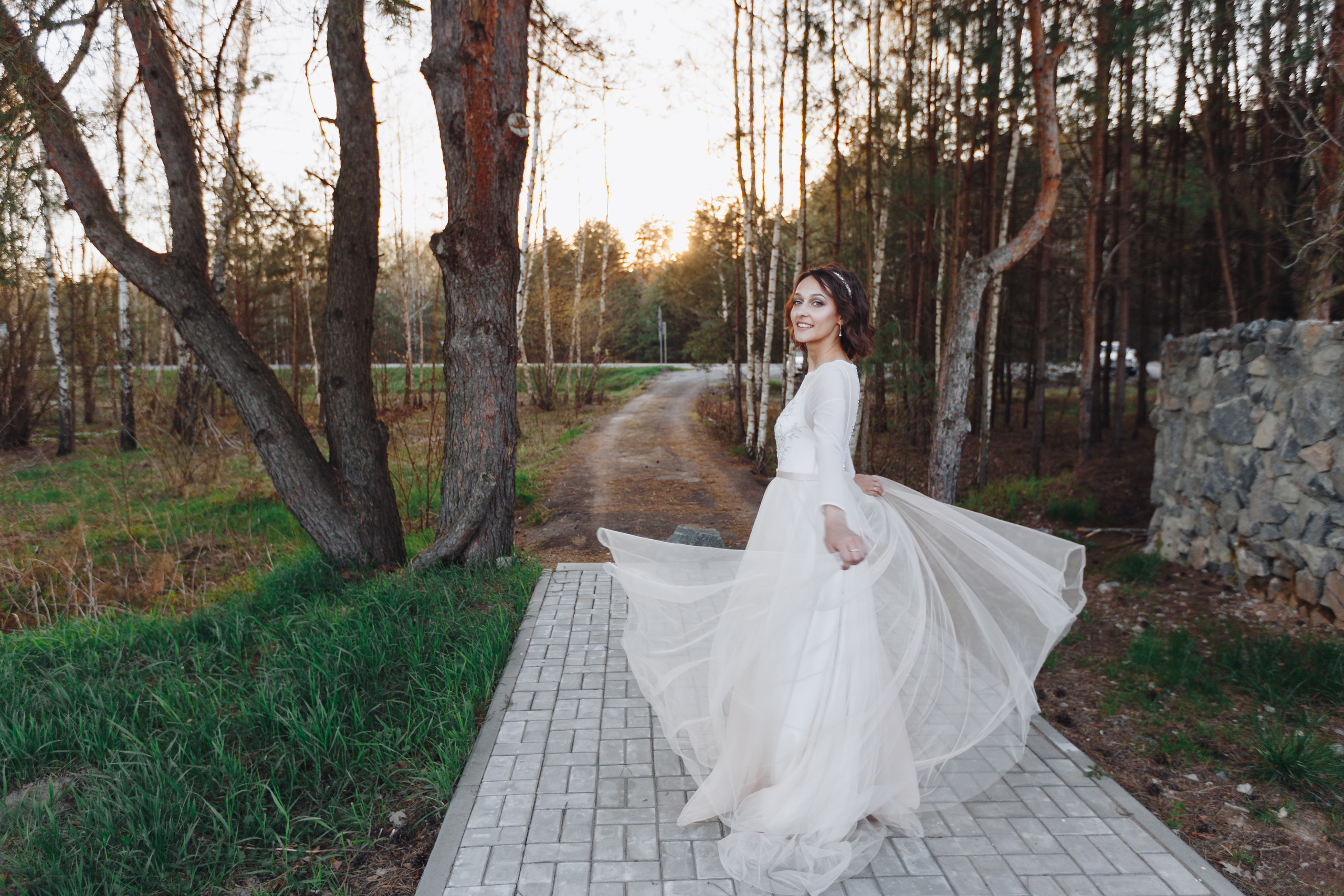 Фото и Видео съёмка полного свадебного дня весной в Жлобине. Свадебный семейный фотограф и видеограф Гомель Минск Беларусь Европа