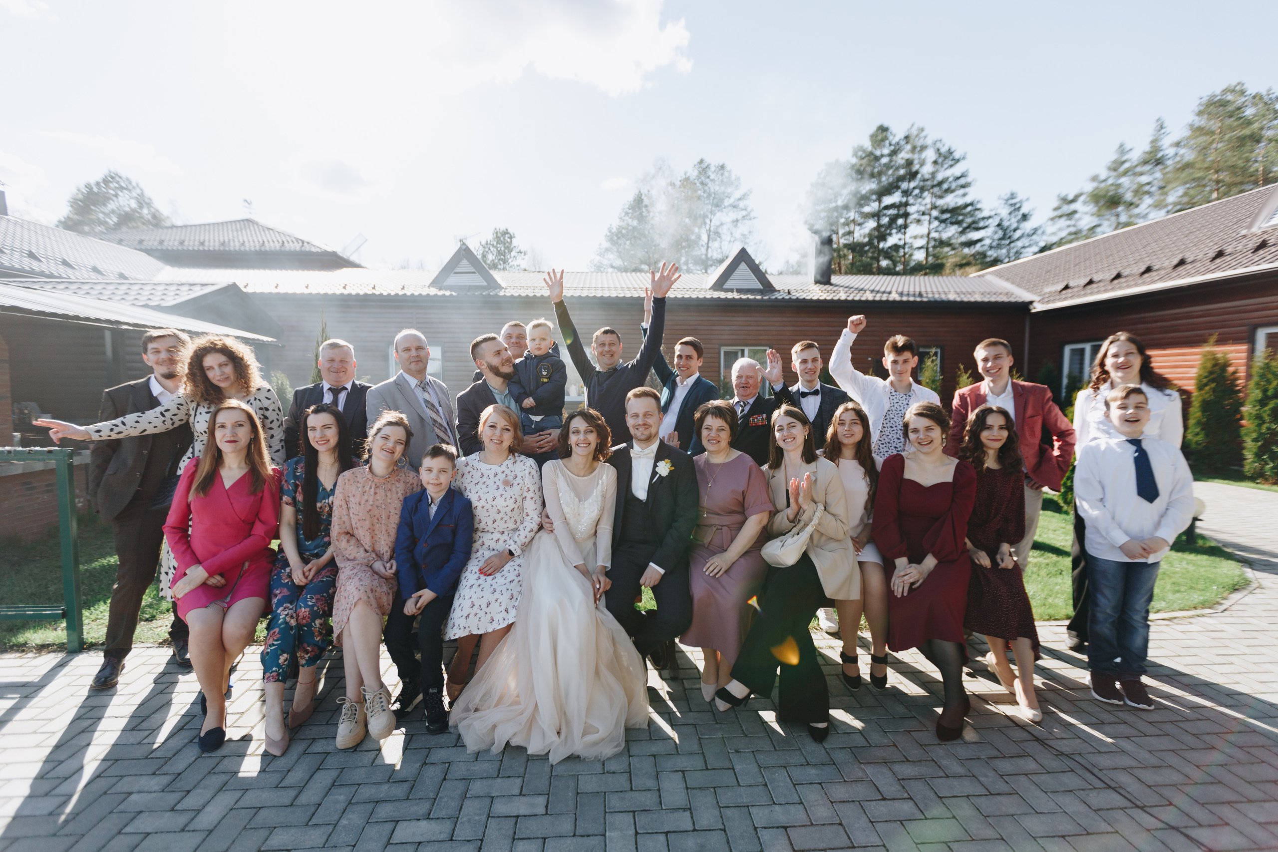 Фото и Видео съёмка полного свадебного дня весной в Жлобине. Свадебный семейный фотограф и видеограф Гомель Минск Беларусь Европа