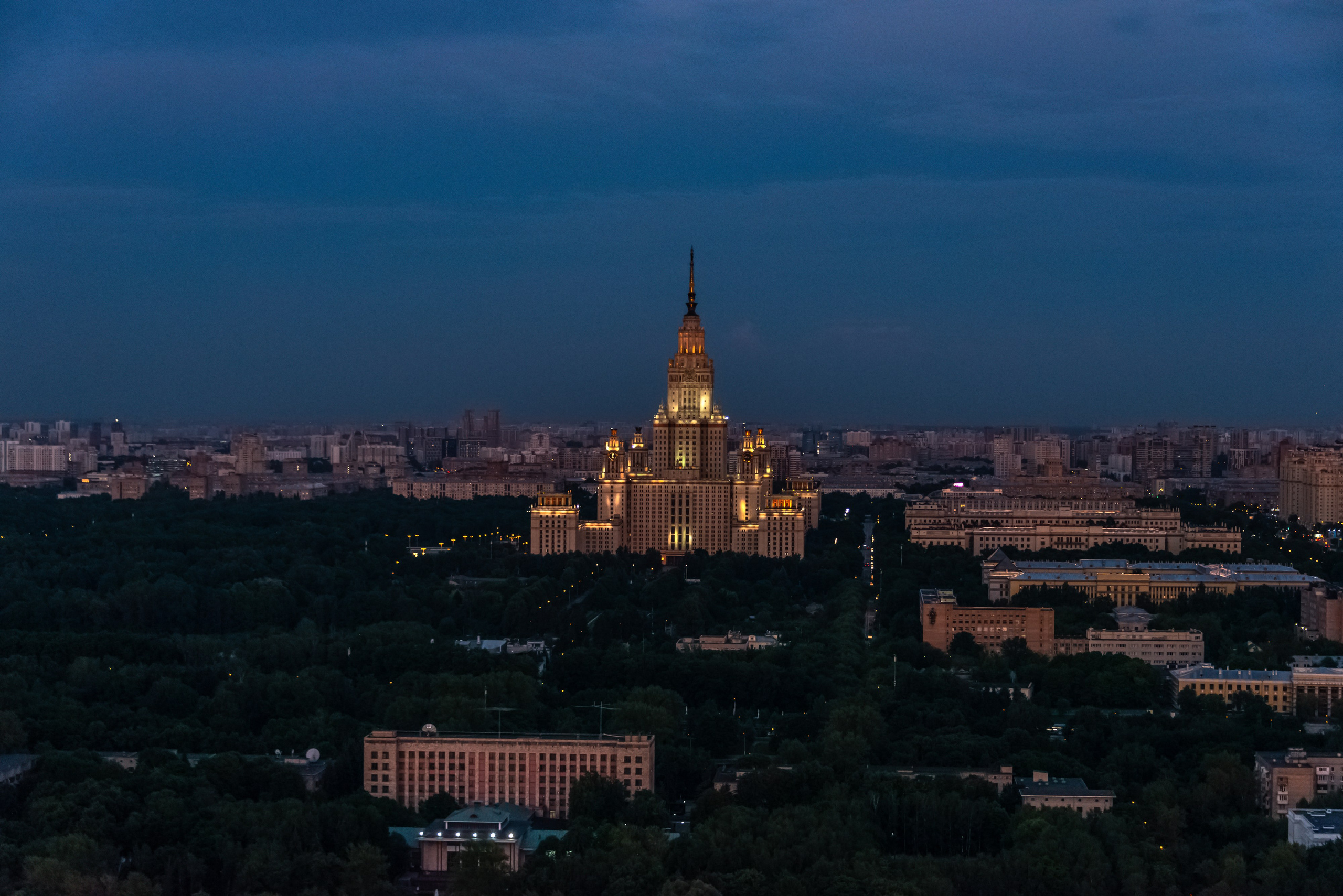 Просто на крышу. Фотограф Лара Кучина
