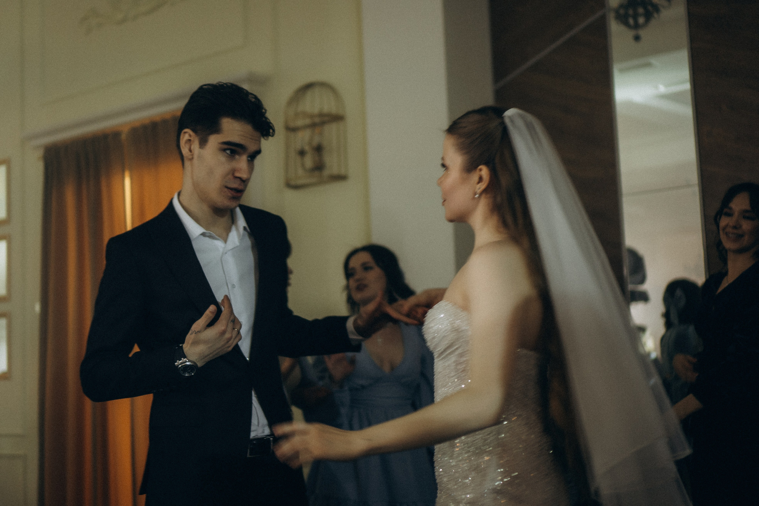 СВАДЕБНАЯ СЬЕМКА СБОРОВ В ОТЕЛЕ И ВЫЕЗД НА ЦЕРЕМОНИЮ (СНЯТО В СИБИРЕ В НИЖНЕВАРТОВСКЕ). Профессиональный фотограф, Санкт-Петербург — Виктория Богомолова