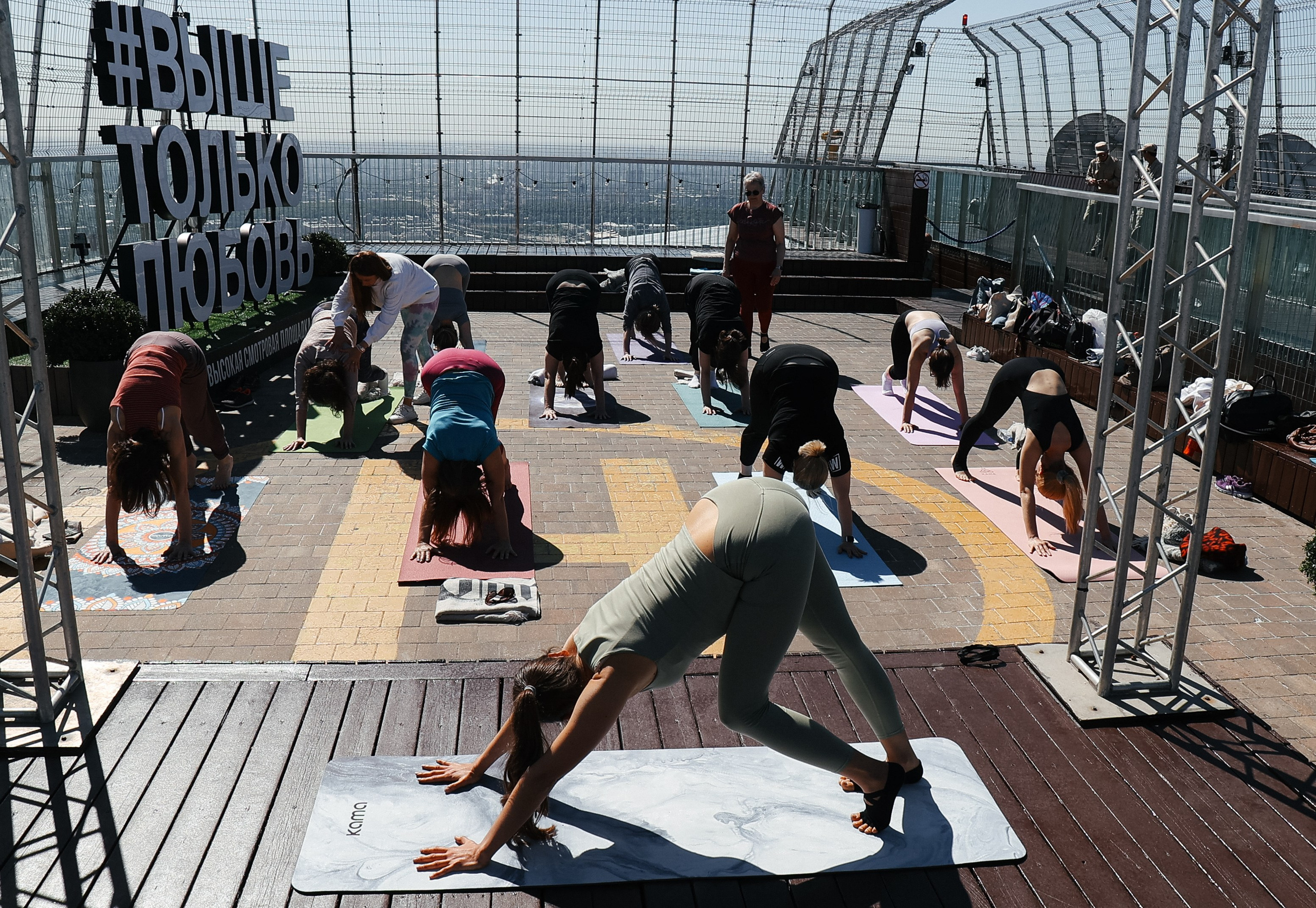 Йога на крыше Москва-Сити. Портретный фотограф Москва