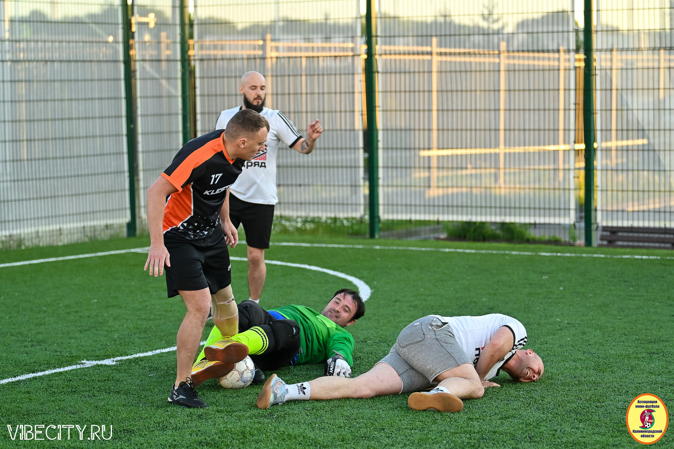 ИГРЫ МИНИ-ФУТБОЛЬНОЙ И КОРПОРАТИВНОЙ ЛИГИ. VIBECITY.RU Вайб Сити Ру Фоторепортажи Фотоотчеты Калининград