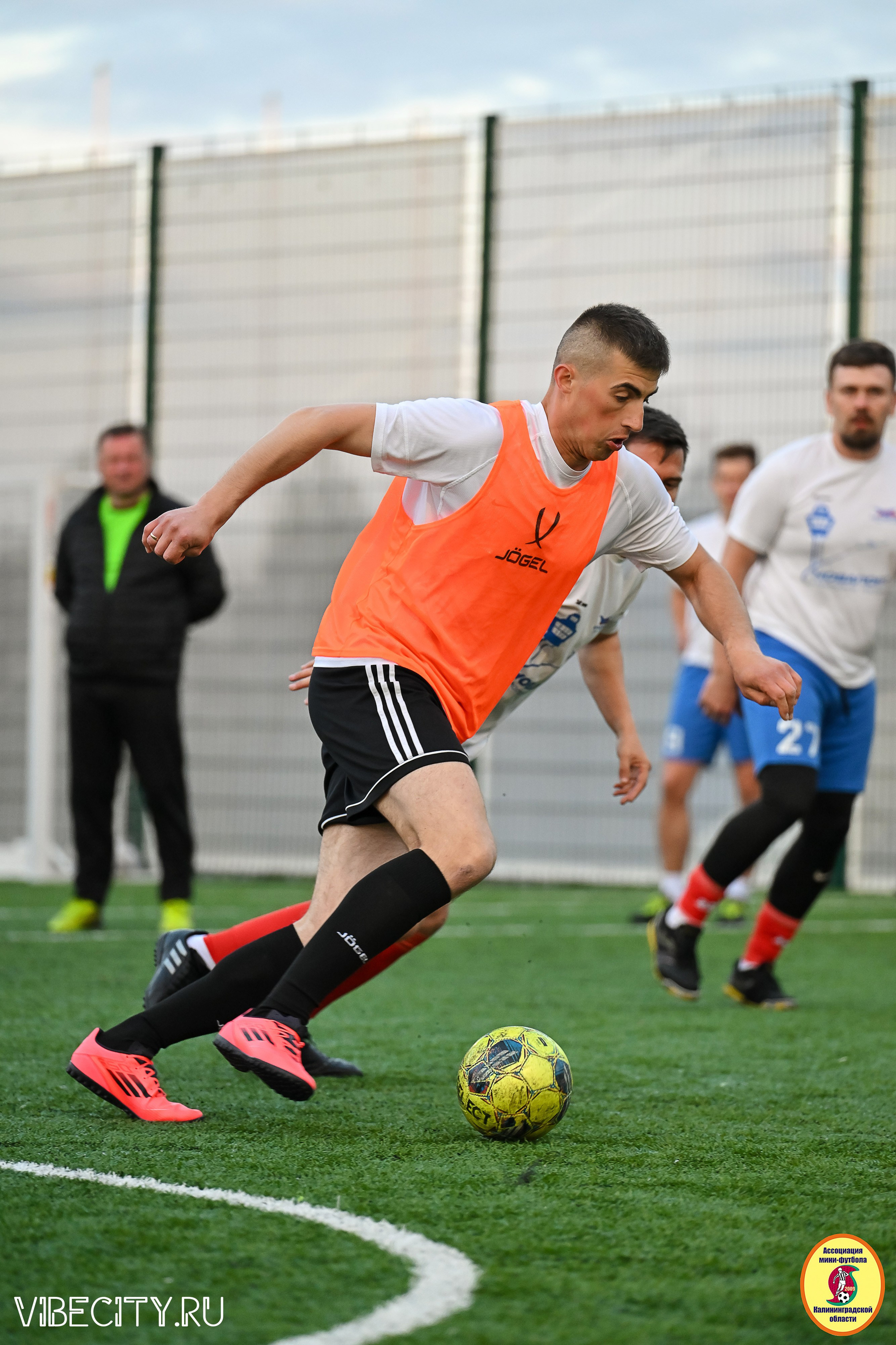 ИГРЫ МИНИ-ФУТБОЛЬНОЙ И КОРПОРАТИВНОЙ ЛИГИ. VIBECITY.RU Вайб Сити Ру Фоторепортажи Фотоотчеты Калининград