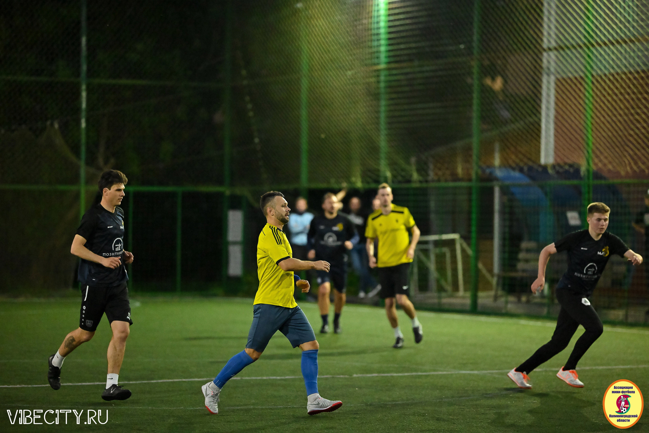 ИГРЫ МИНИ-ФУТБОЛЬНОЙ И КОРПОРАТИВНОЙ ЛИГИ. VIBECITY.RU Вайб Сити Ру Фоторепортажи Фотоотчеты Калининград