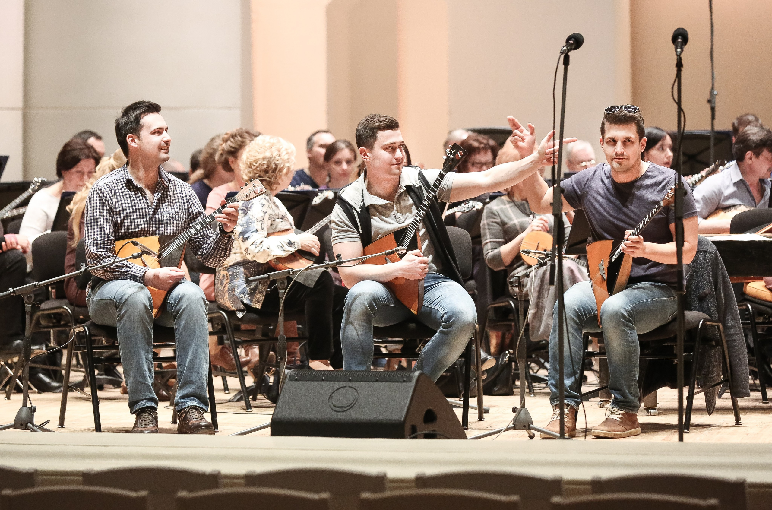 Концерт «Один виток вокруг планеты» ко Дню космонавтики. Дарья Письменюк / Darya Leitstern — фотограф, музыкант, журналист, путешественник