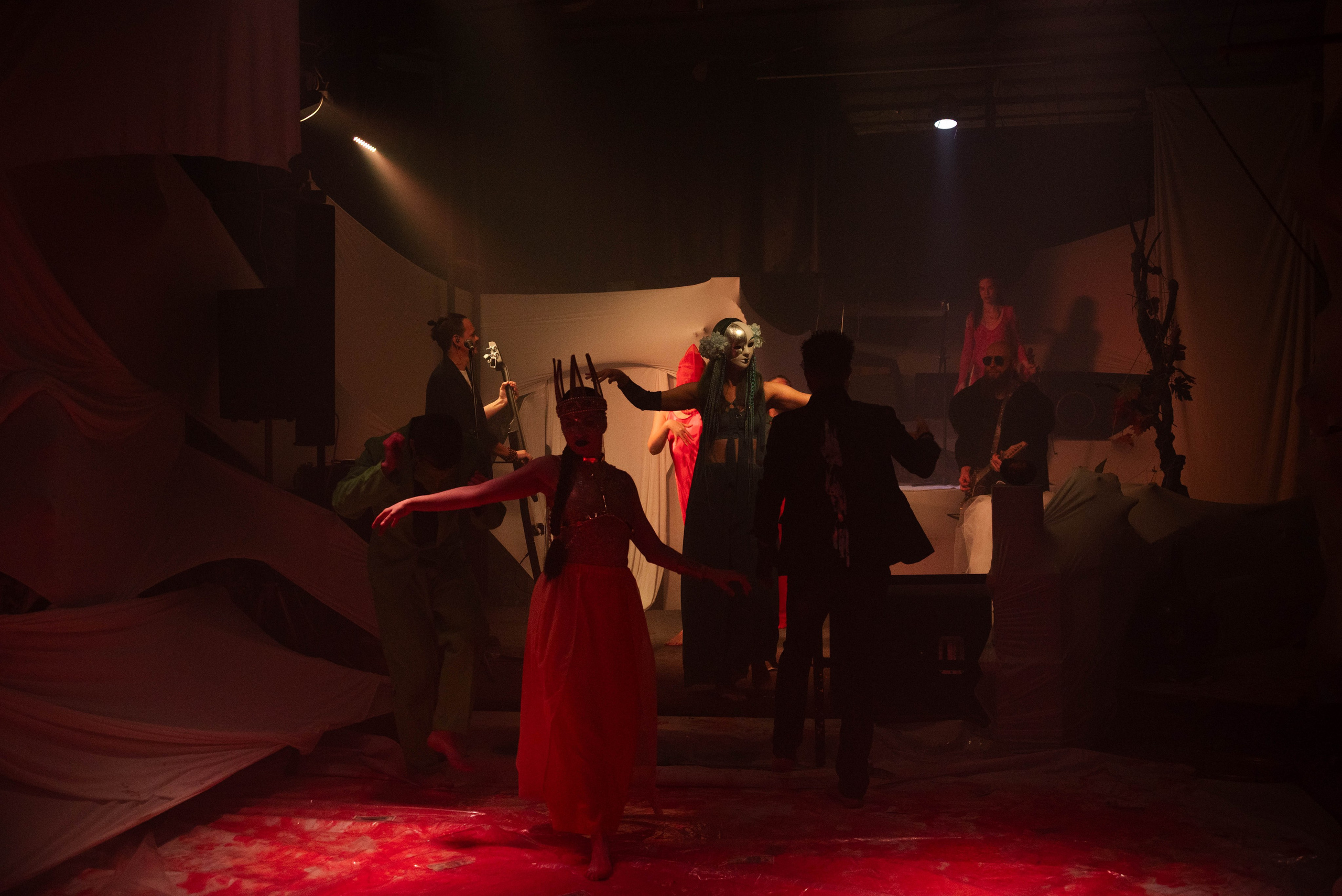 Перфоманс «Хуже». Репортажный и портретный фотограф в Воронеже