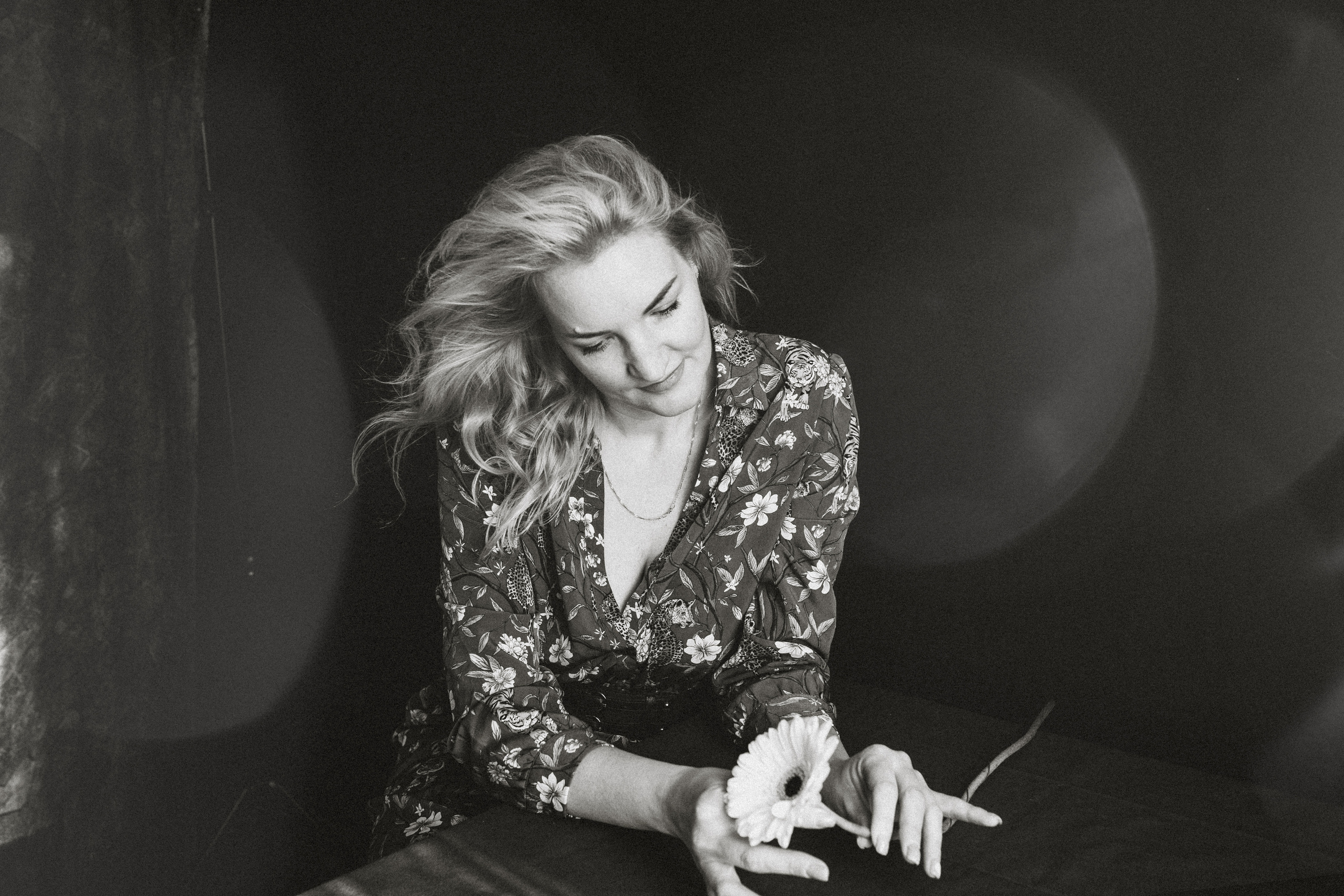 Вдвоем. Екатерина и Максим (квартира, март 2023). Портретный фотограф в Самаре Анна Силютина