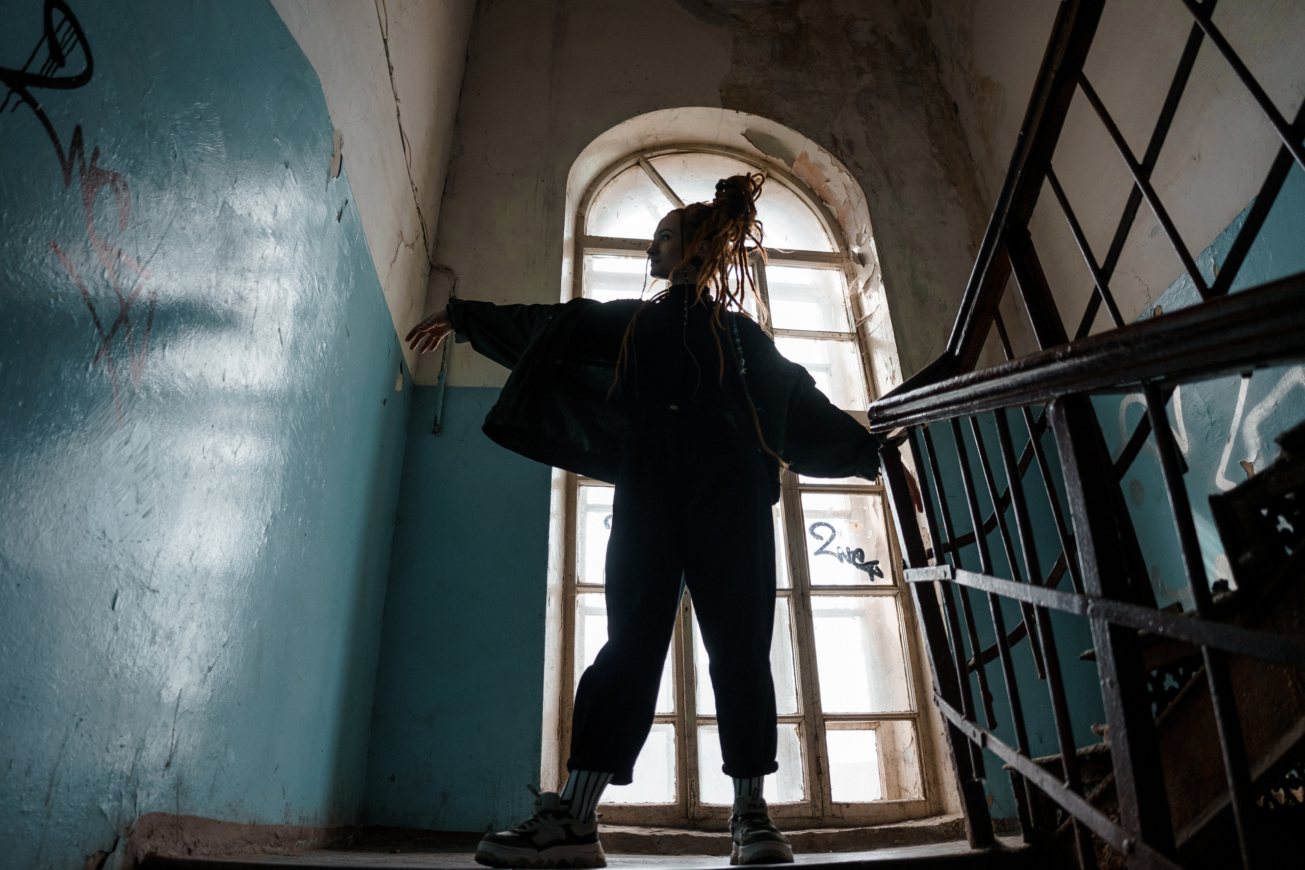 Портрет. Люба (квартира, подъезд). Портретный фотограф в Самаре Анна Силютина