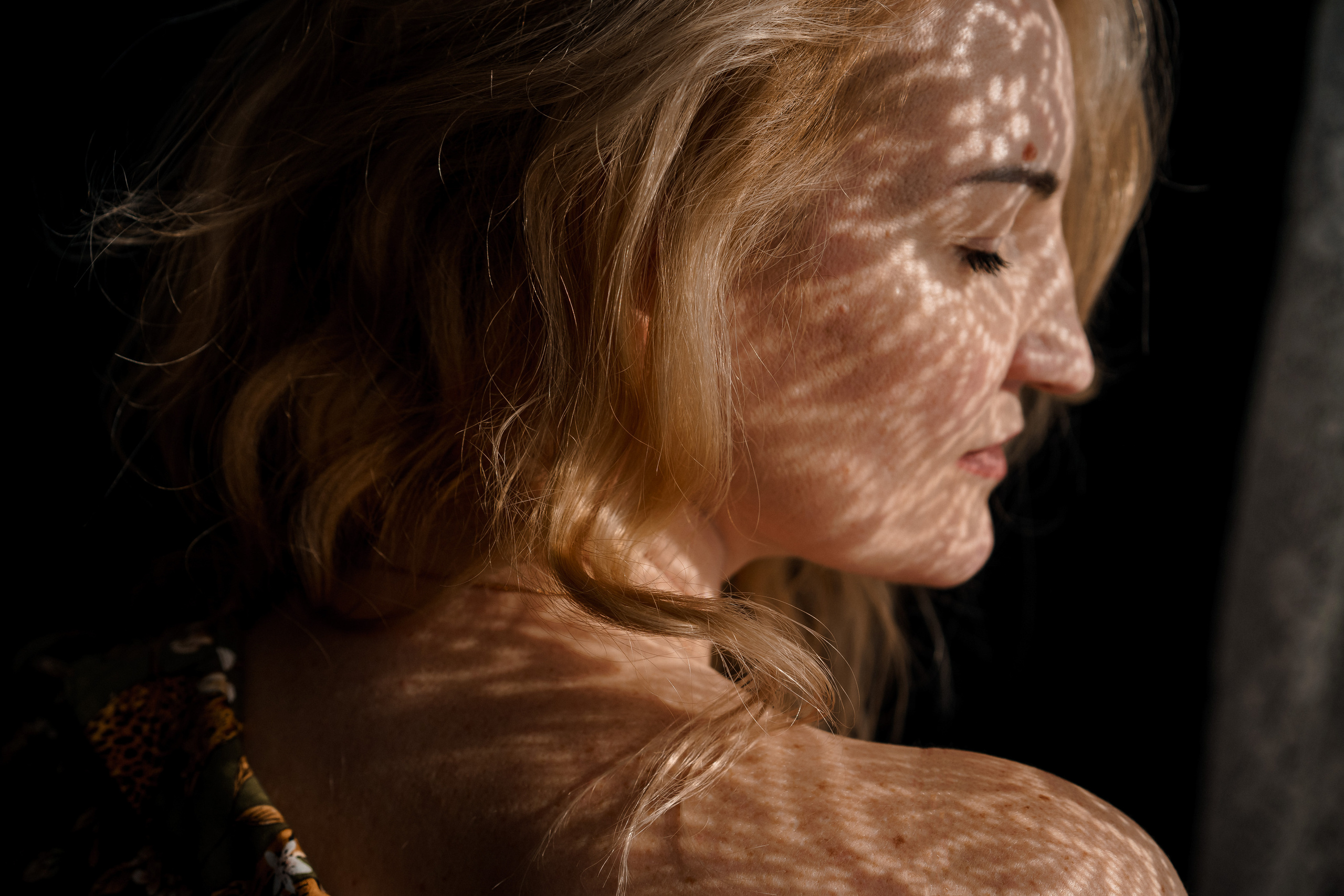 Вдвоем. Екатерина и Максим (квартира, март 2023). Портретный фотограф в Самаре Анна Силютина