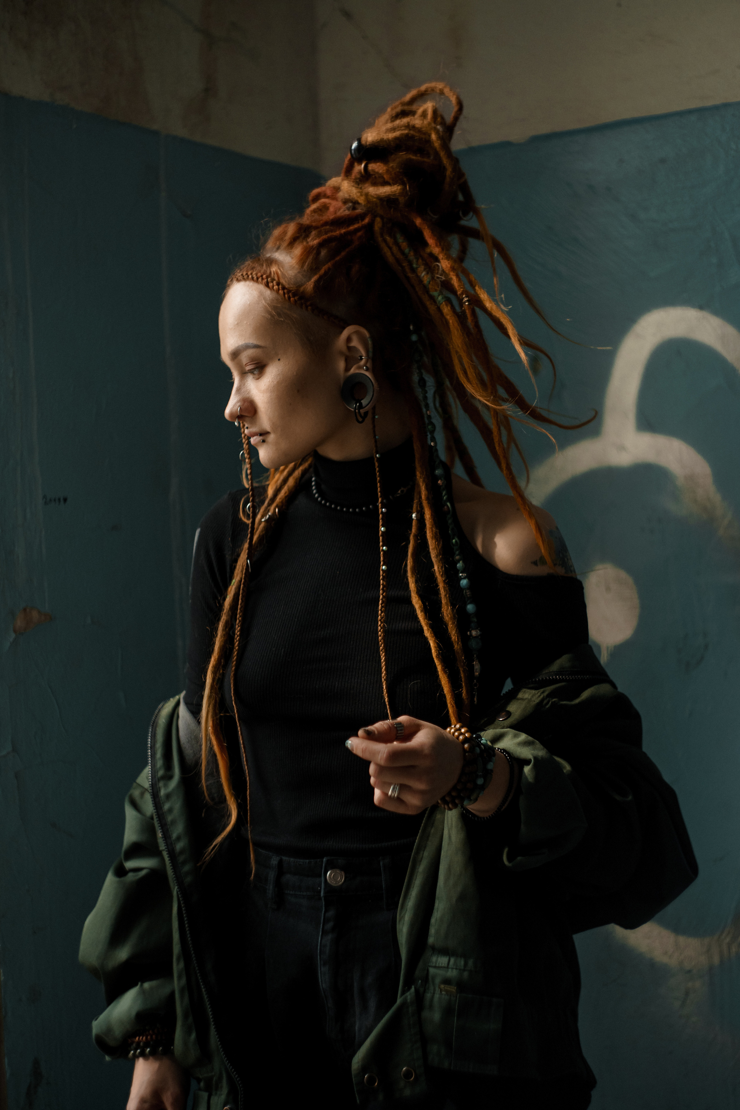 Портрет. Люба (квартира, подъезд). Портретный фотограф в Самаре Анна Силютина