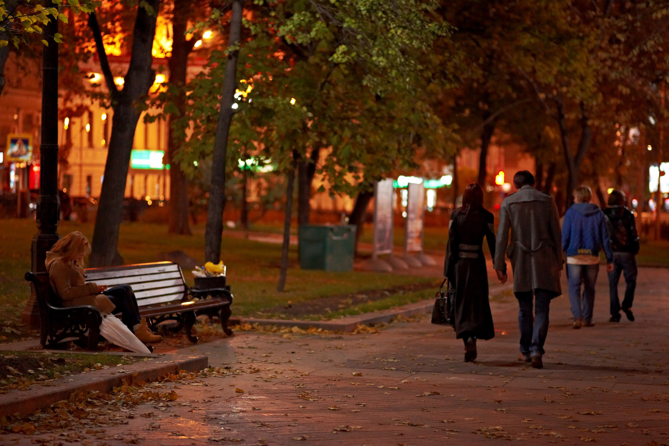 Девушка. Вечерняя Москва 