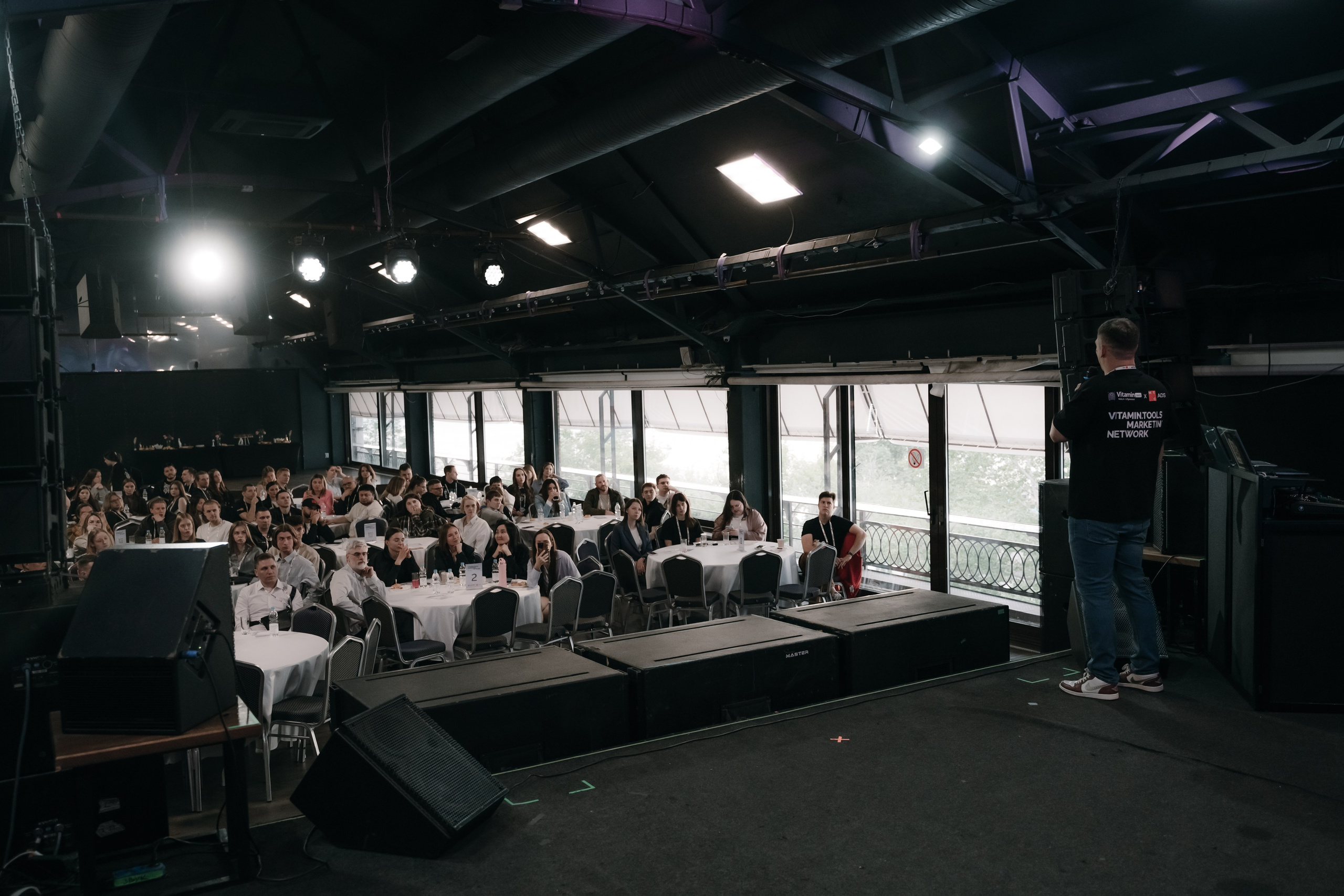 Репортажный фотограф конференция Vitamin.tools Самара. Фотограф Сергей Логинов