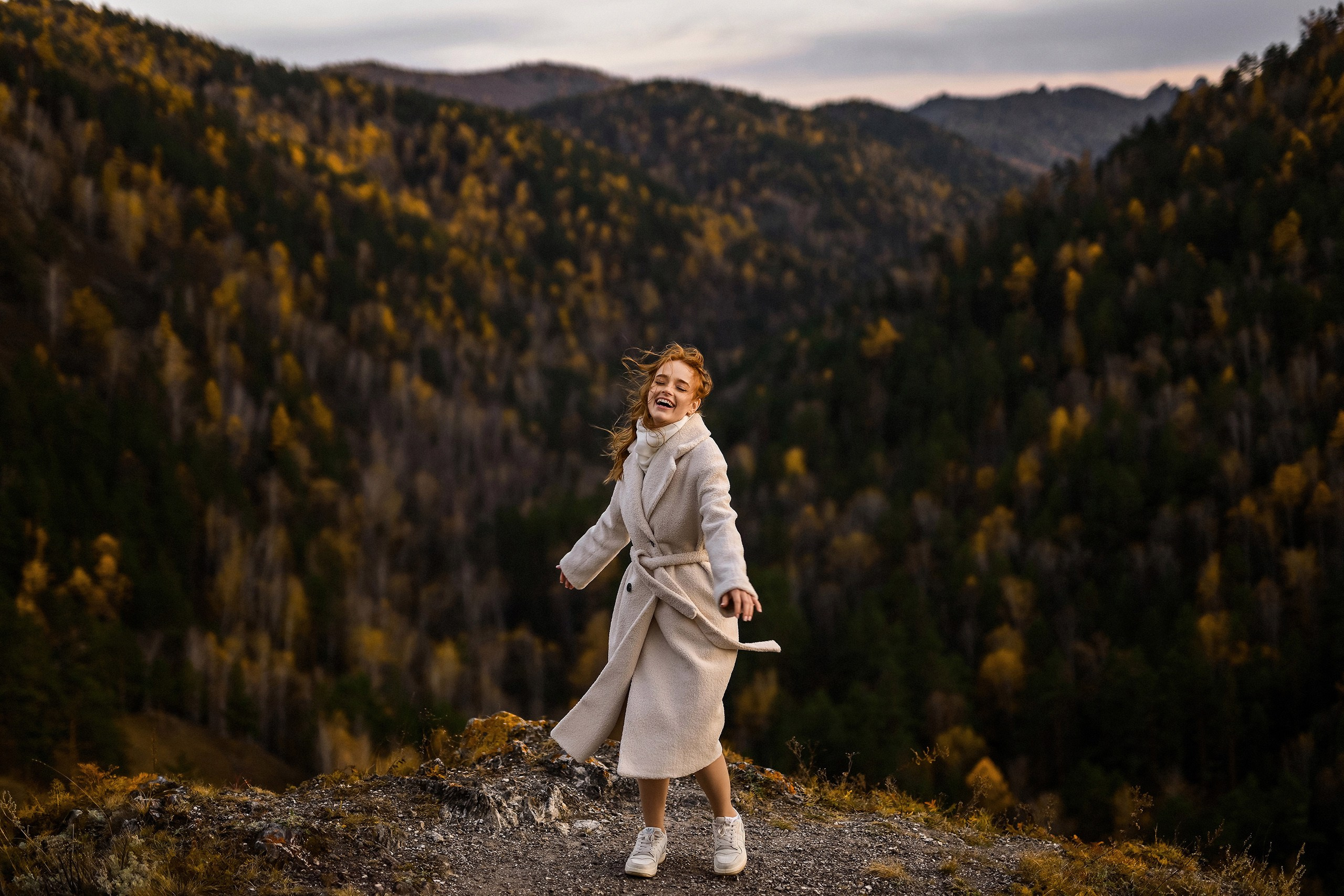 Свадебная фотосессия в золотую осень в Красноярске. 📸 Свадебный и семейный фотограф в Красноярске Тихомиров Евгений | 17 лет опыта | 800+ свадеб