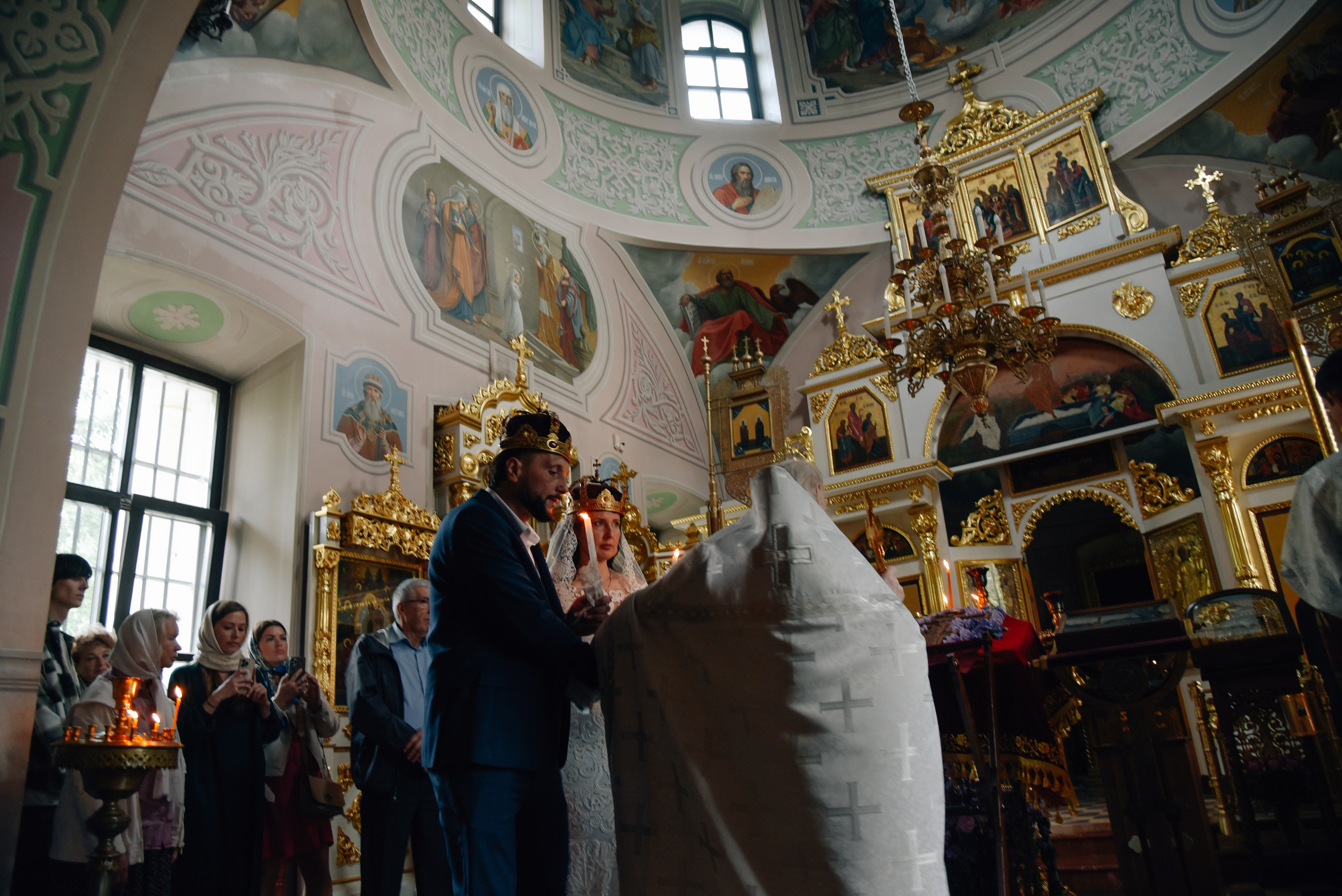 Венчание Храм Живоначальной Троицы на Воробьёвых горах. Фотограф Лола Волна, город Москва