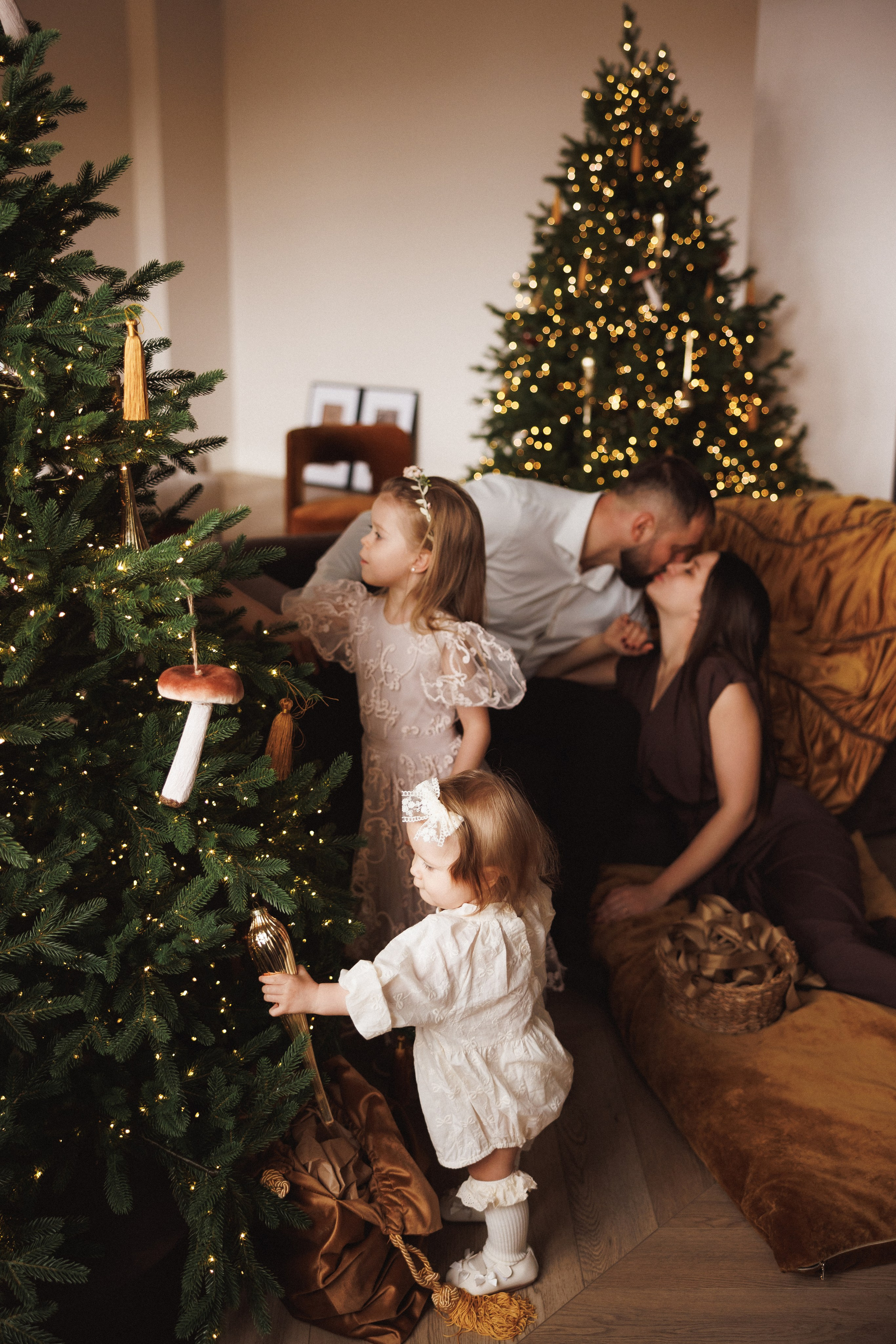 Семейная новогодняя фотосессия в фотостудии «Париж», город Краснодар. Семейный и детский фотограф в Краснодаре Анна Трашкова