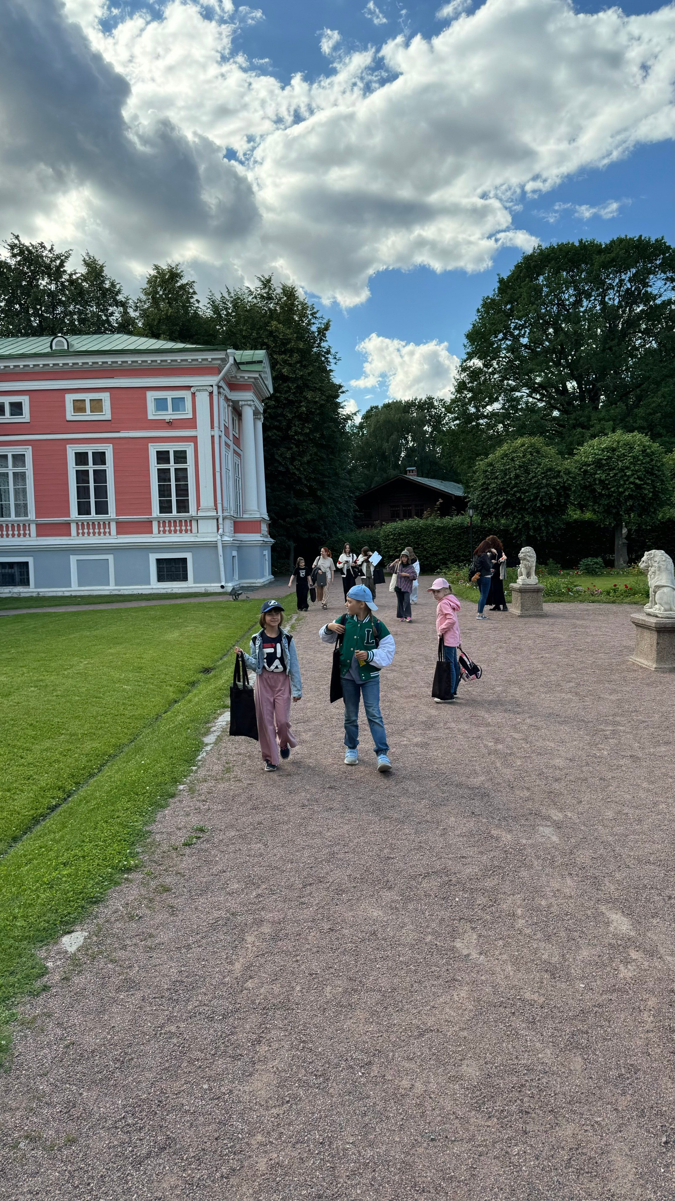 Приглашаем в арт-лагерь в Москве для детей!. Арт-вечеринки и мастер-классы в Москве для взрослых и детей