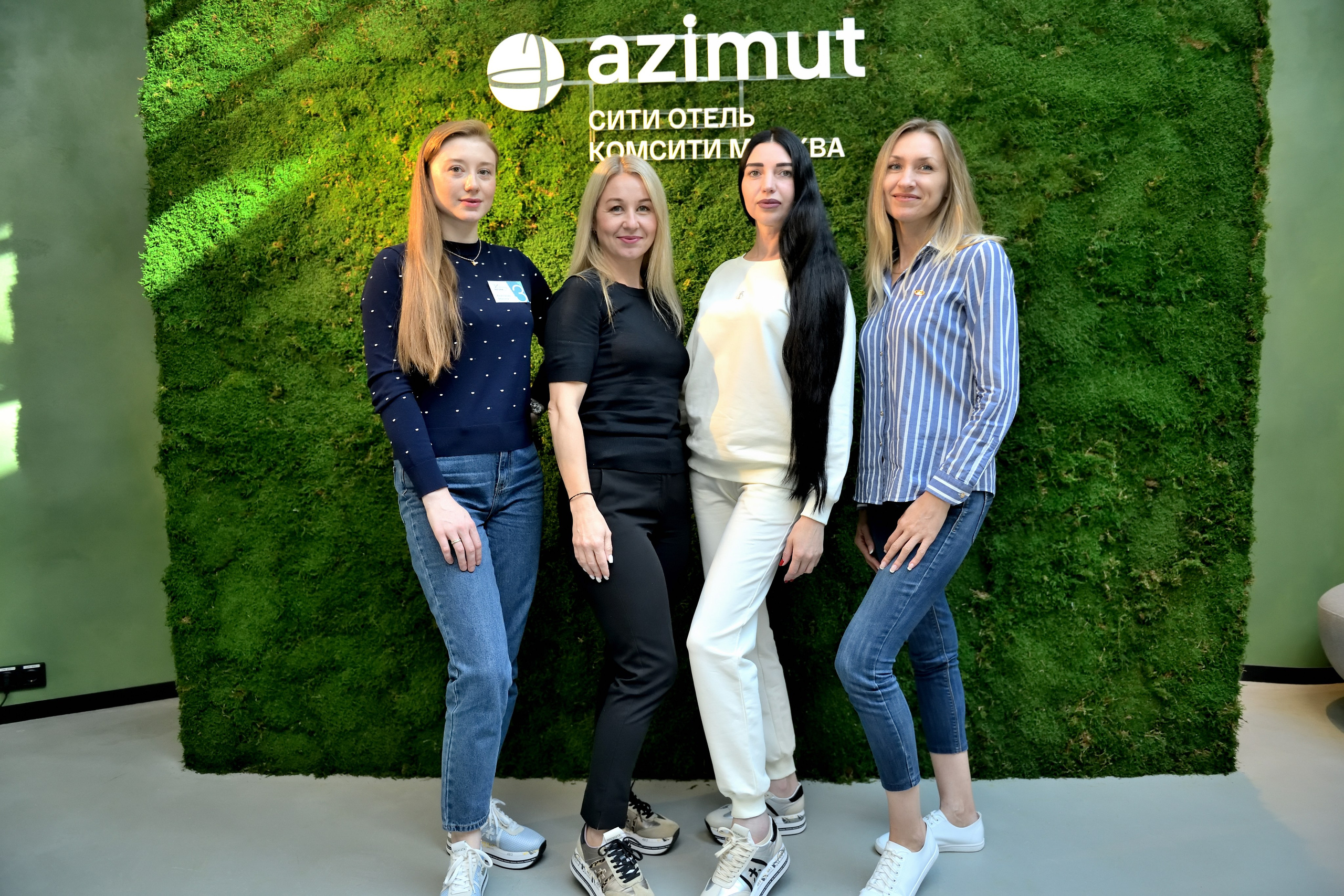 "Фотографии на прессволе для сотрудников".