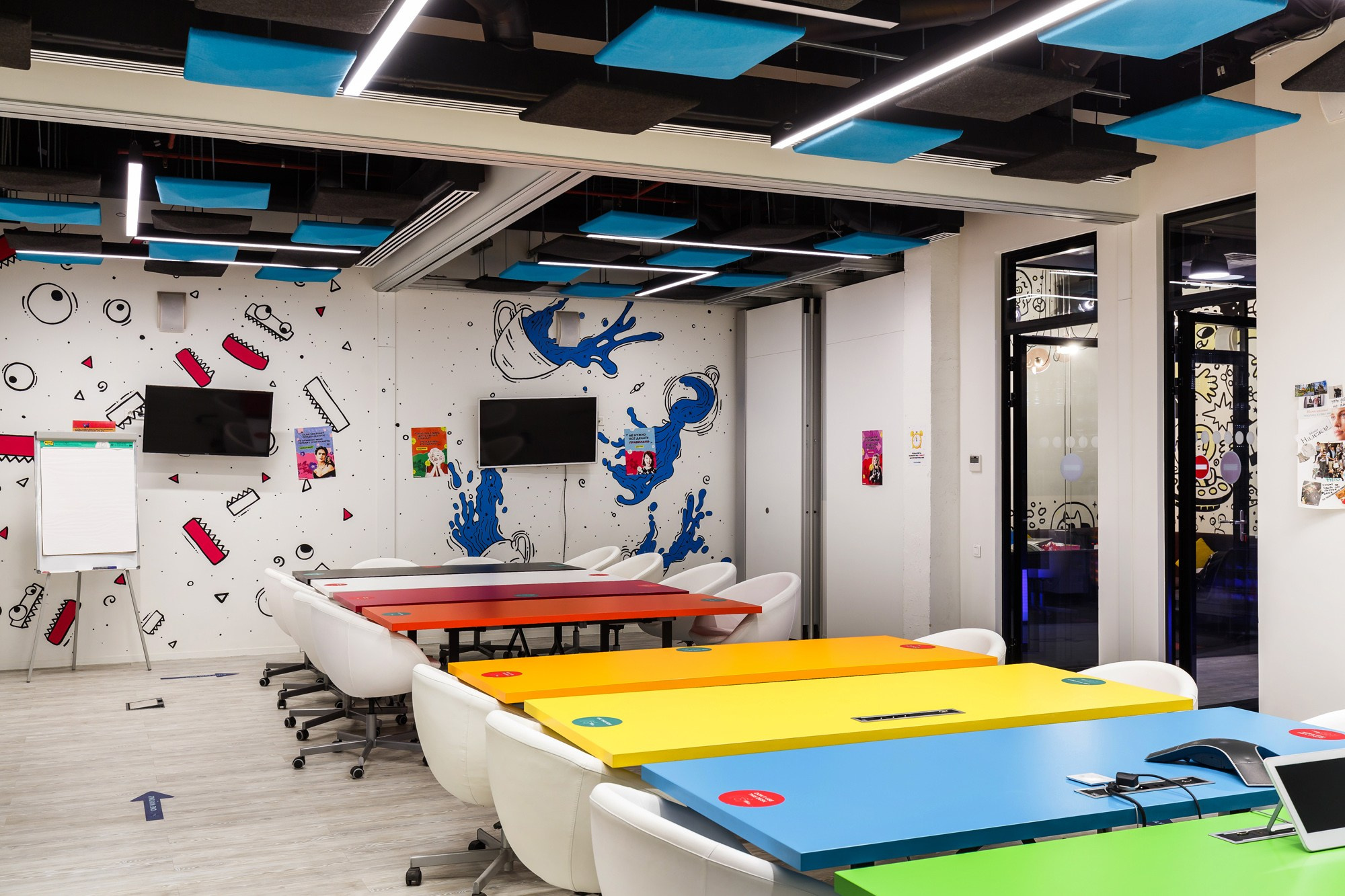 Viacom. Photographer Ksenia Kolesnikova. Interior, Product, and Portrait Photography in Moscow