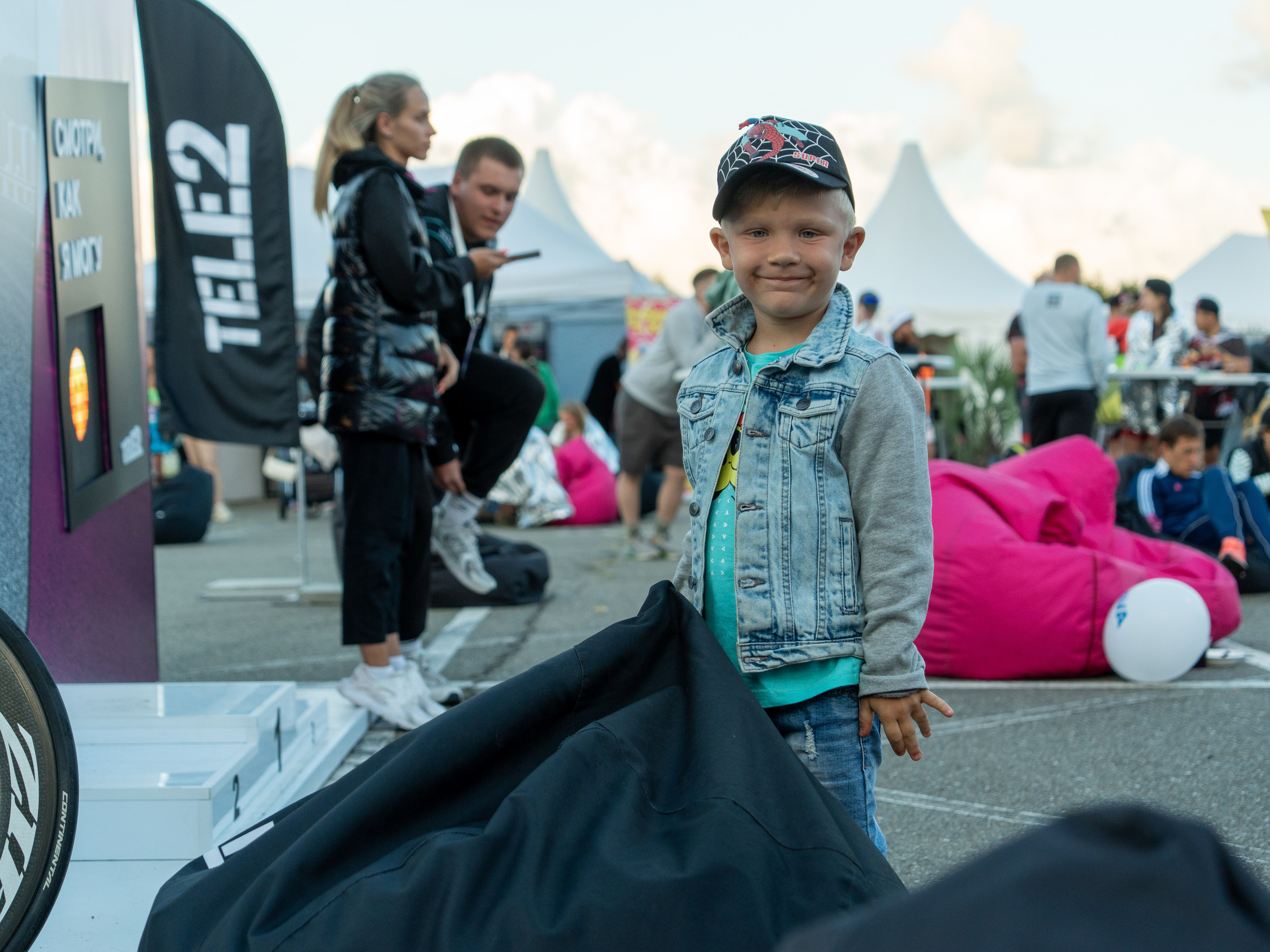 Фотоотчет партнерской интеграции для компании TELE2 на фестивале Ironstar. Репортажный фотограф в Красной Поляне и Сочи Павлюченко Екатерина