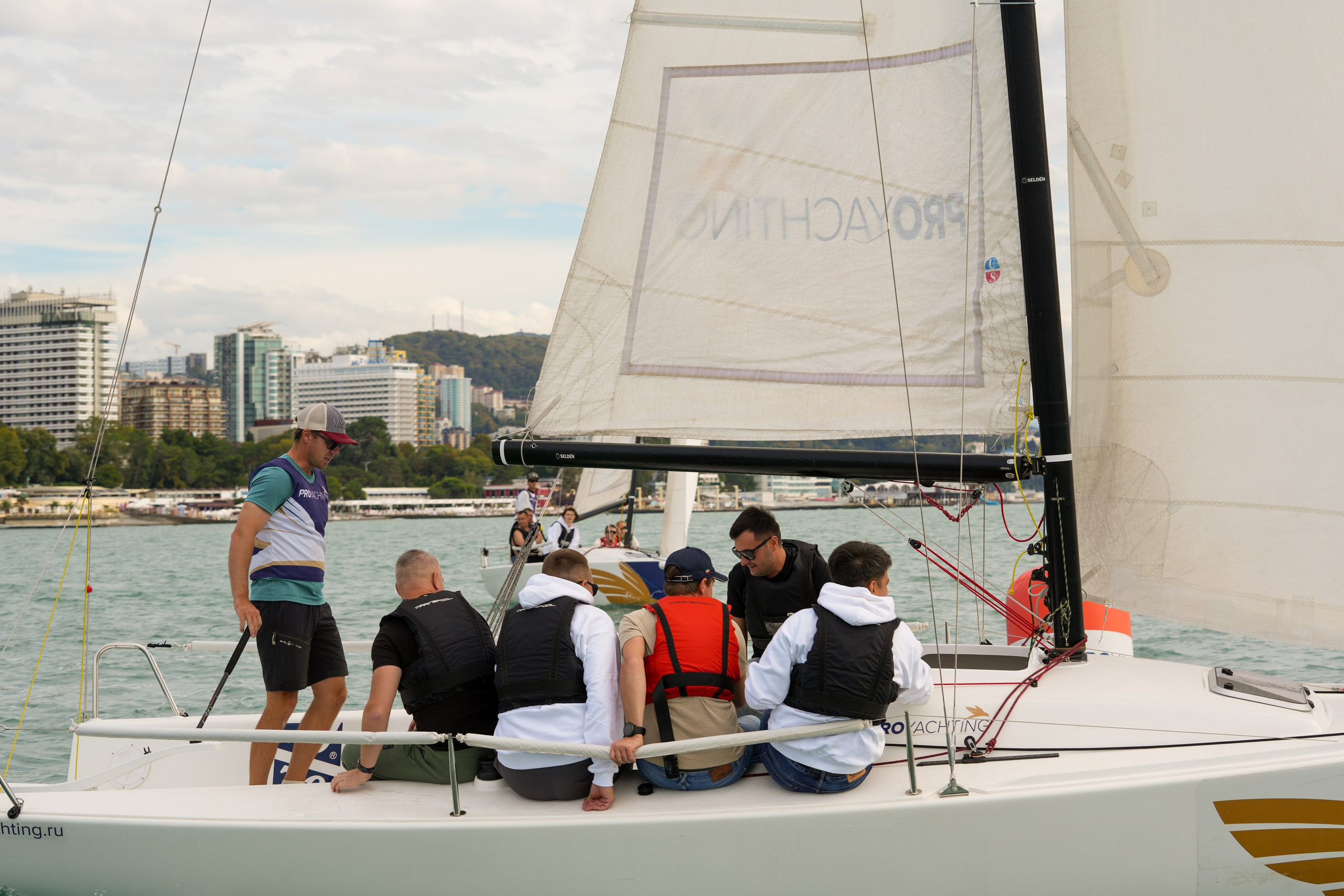 Яхтенная регата для компании Агрегатка. Репортажный фотограф в Красной Поляне и Сочи Павлюченко Екатерина