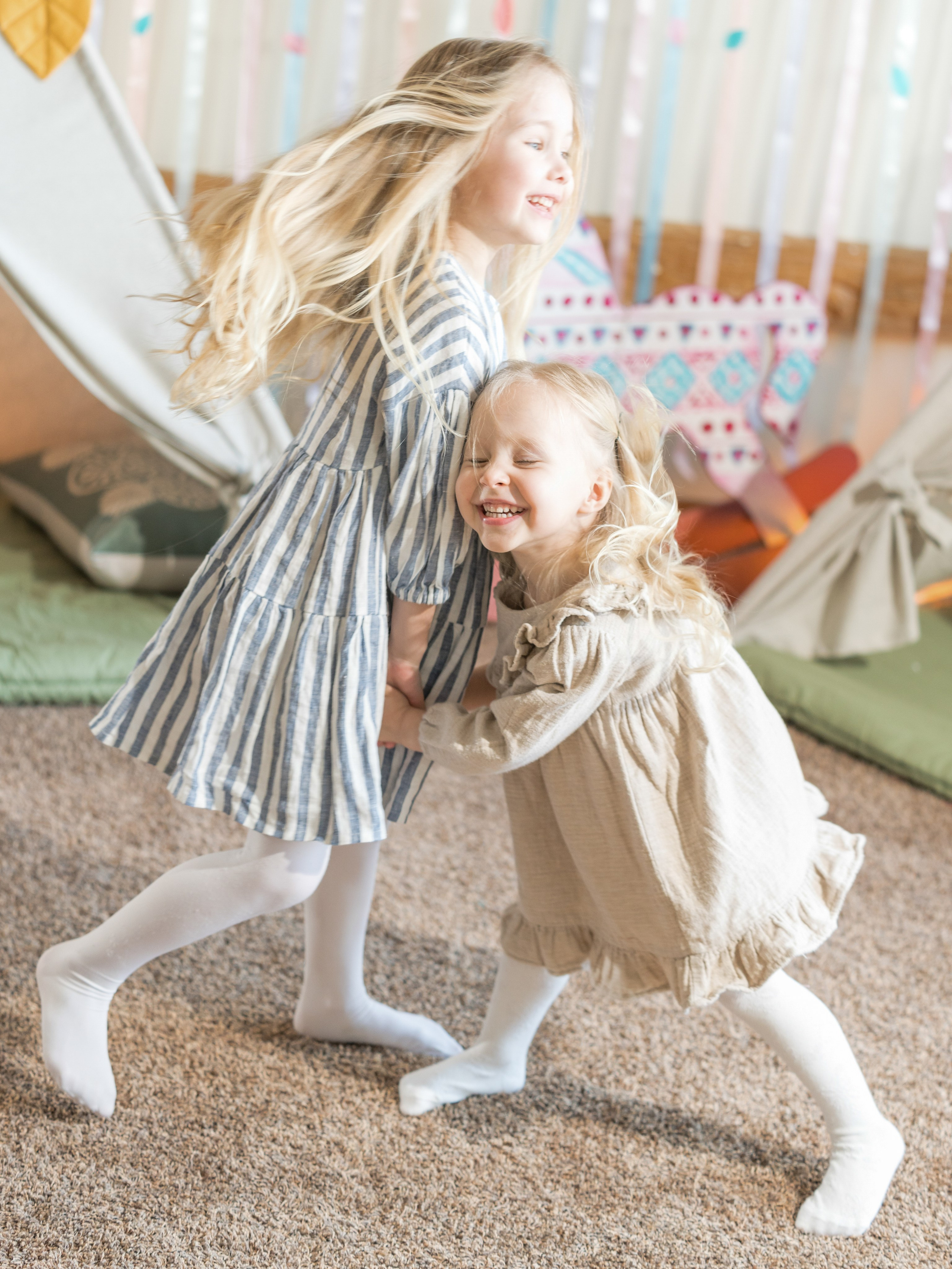 Детская фотосессия: Анна и Катя. Репортажный фотограф в Красной Поляне и Сочи Павлюченко Екатерина