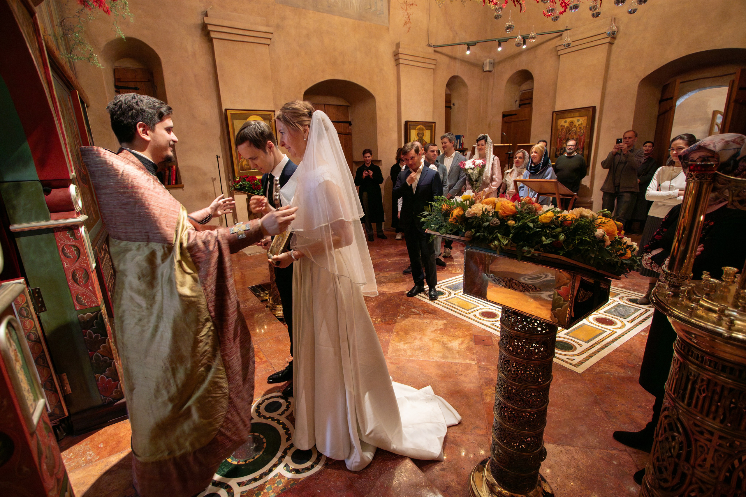 Венчание в храме Антипы Пергамского, стиль «ORWO UT21». Фотограф на крещение/венчание