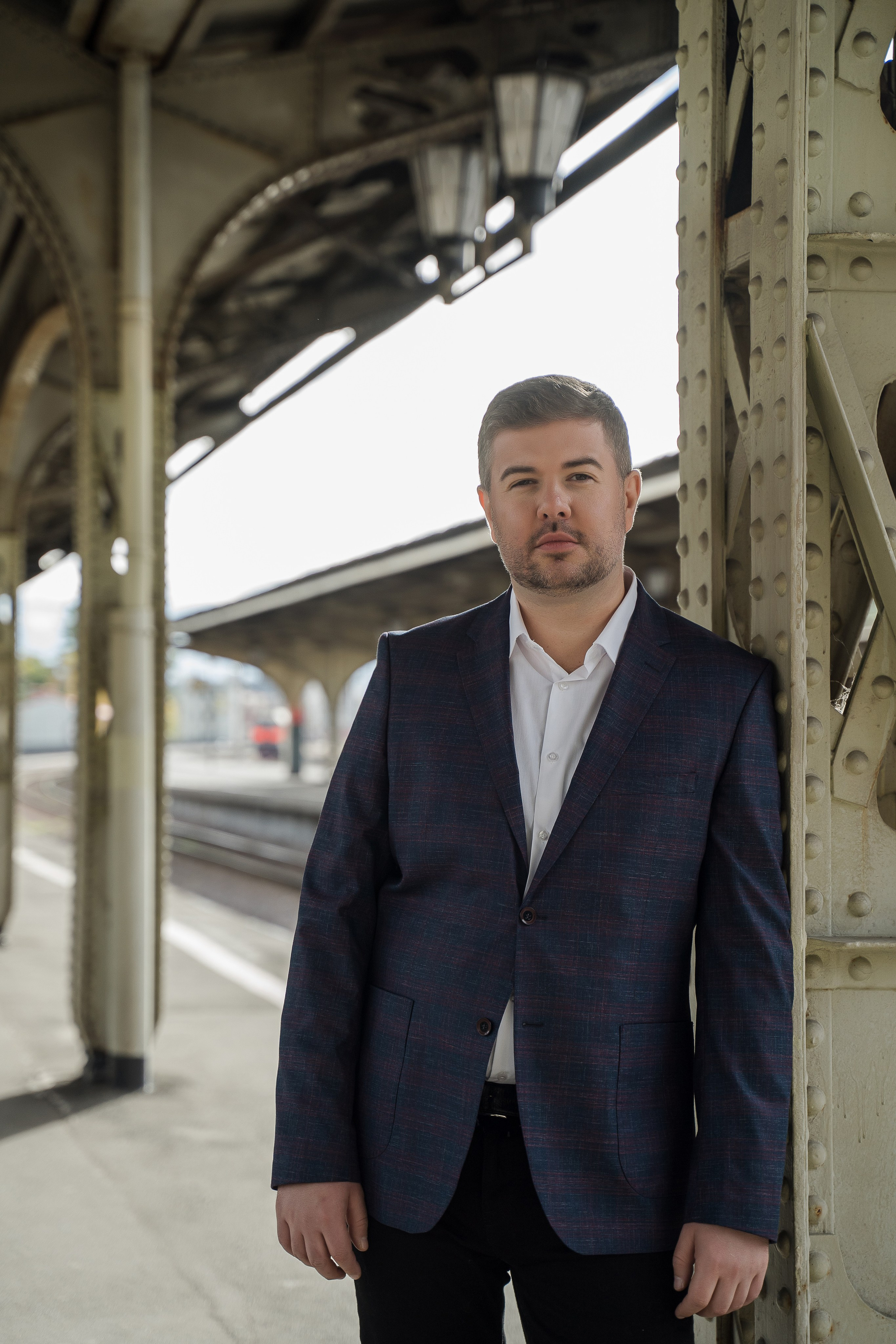 Свадебная фотосессия на Витебском вокзале. Свадебный и семейный фотограф в Пушкине и Санкт-Петербурге Мария Филиппова