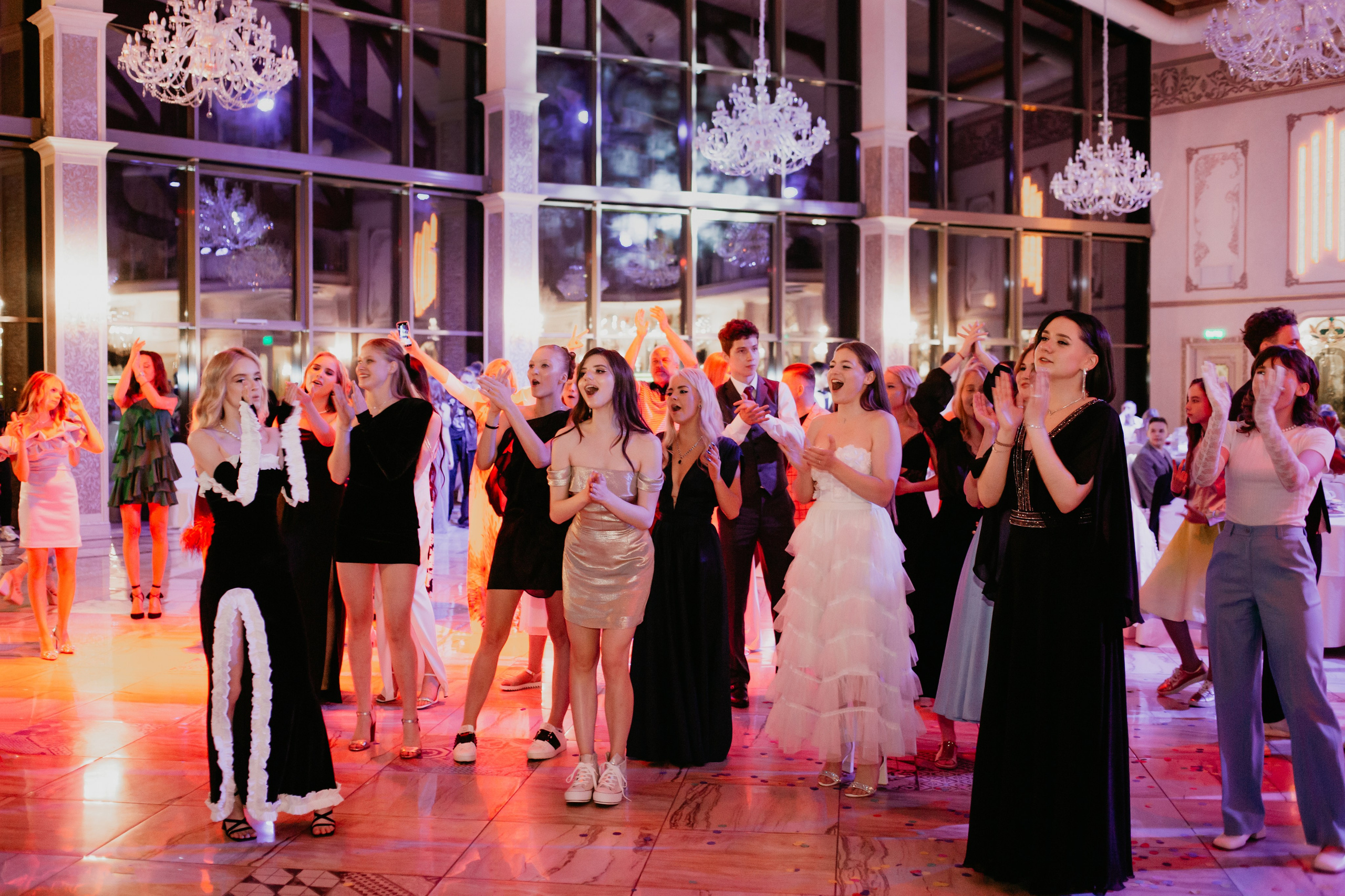 Выпускной. 11 лицей. Фотограф в Челябинске Ополихина Анна