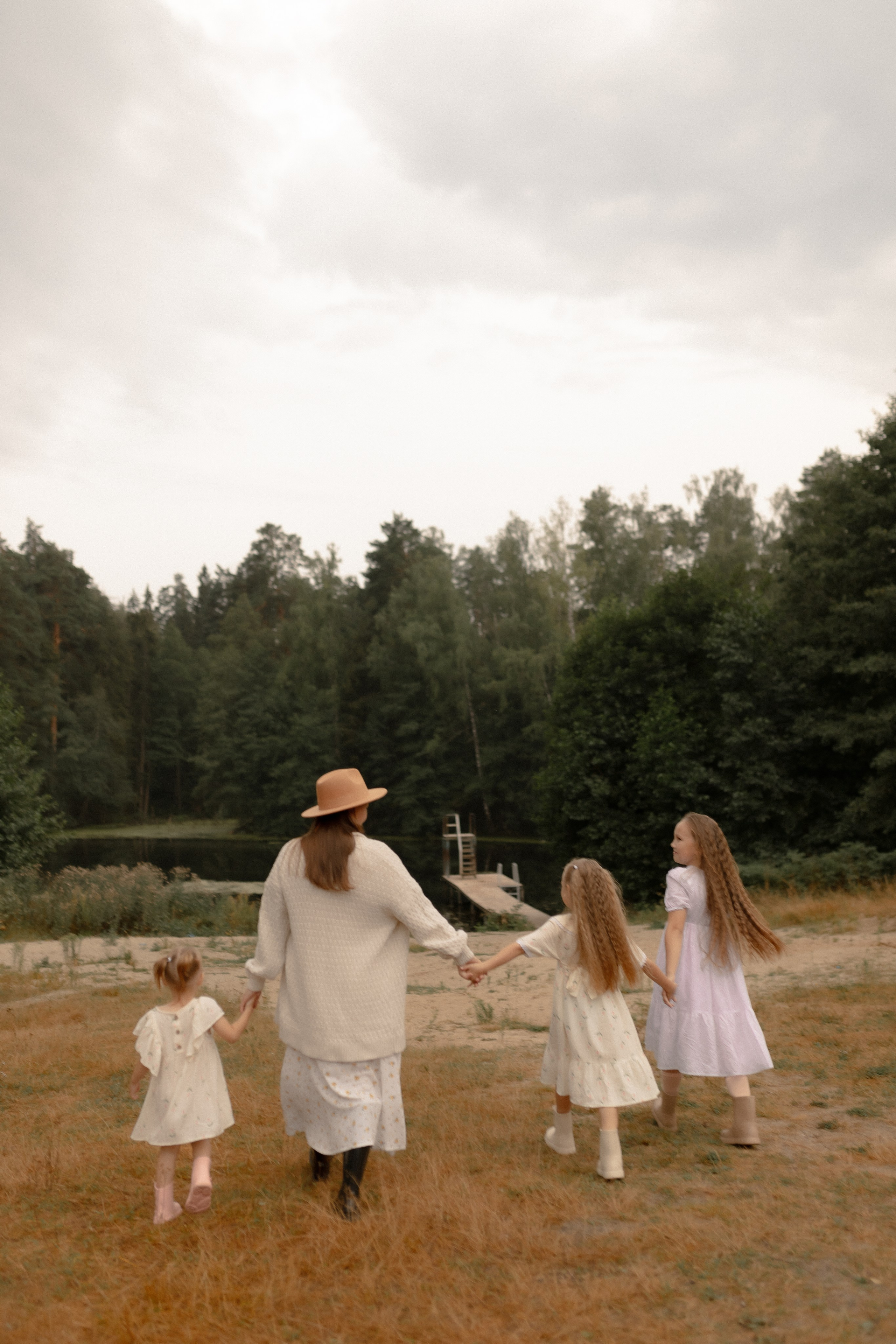 Мама Алина, Маша, Дина и Анечка. Фотограф Татьяна Семенова