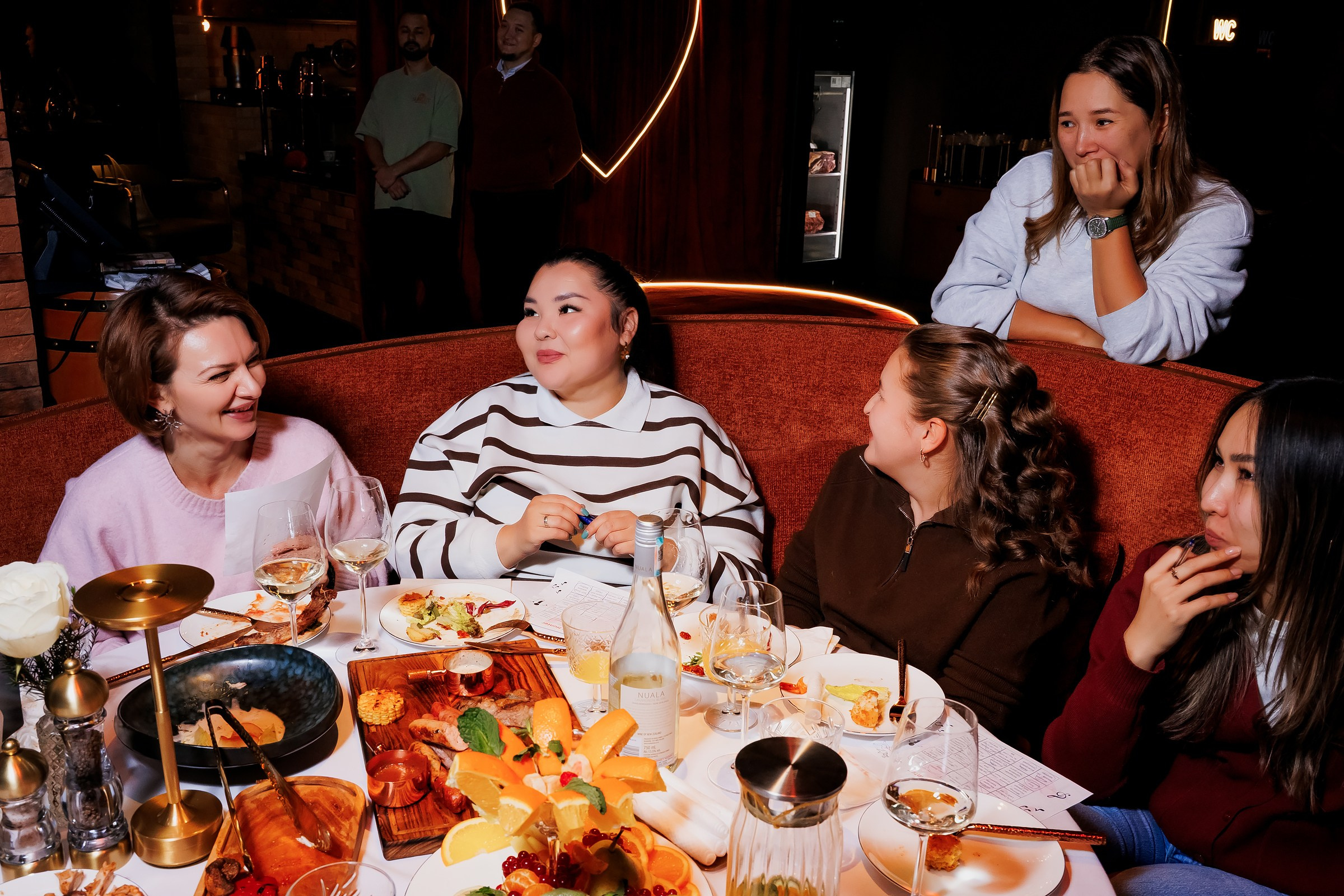 Музыкальное Лото-Sunset Meat Restaurant. Репортажный фотограф в Алматы Каюпов Сержан