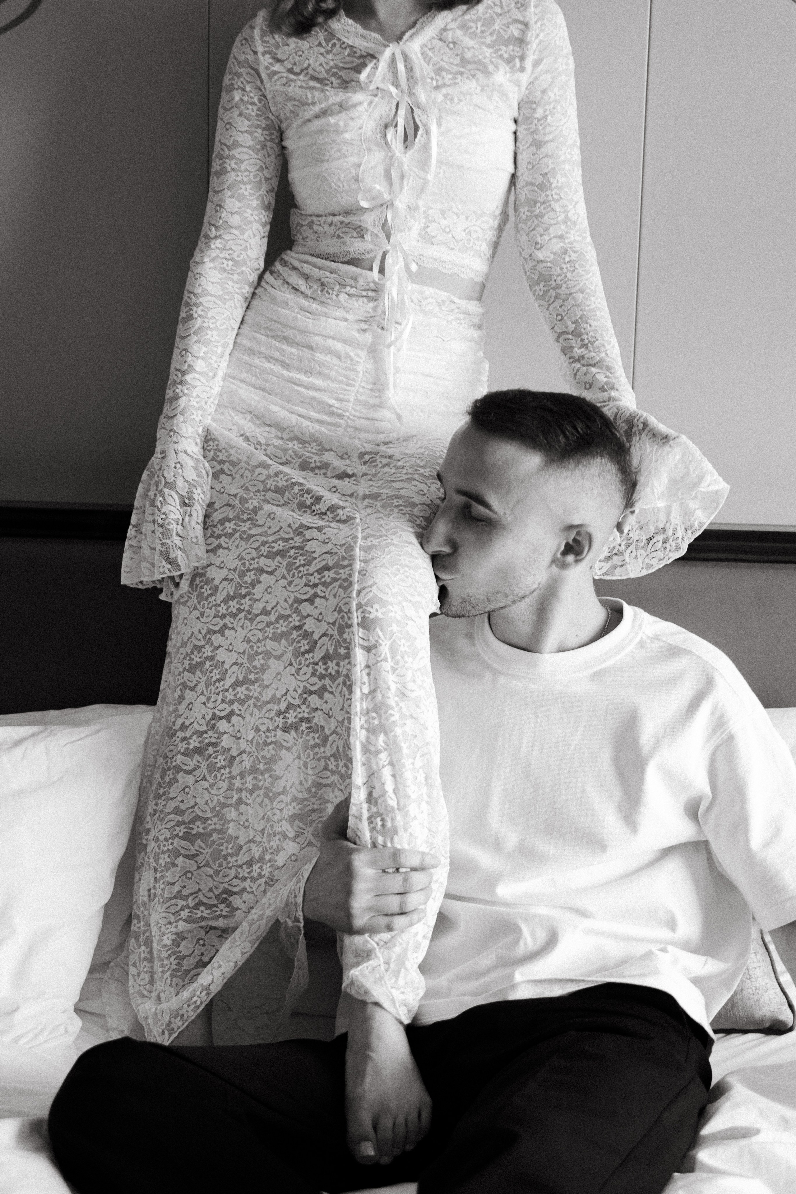 Артур и Даша, сборы в отеле Soluxe и роспись на ВДНХ. Свадебный и портретный фотограф в Москве Кристина Золотова