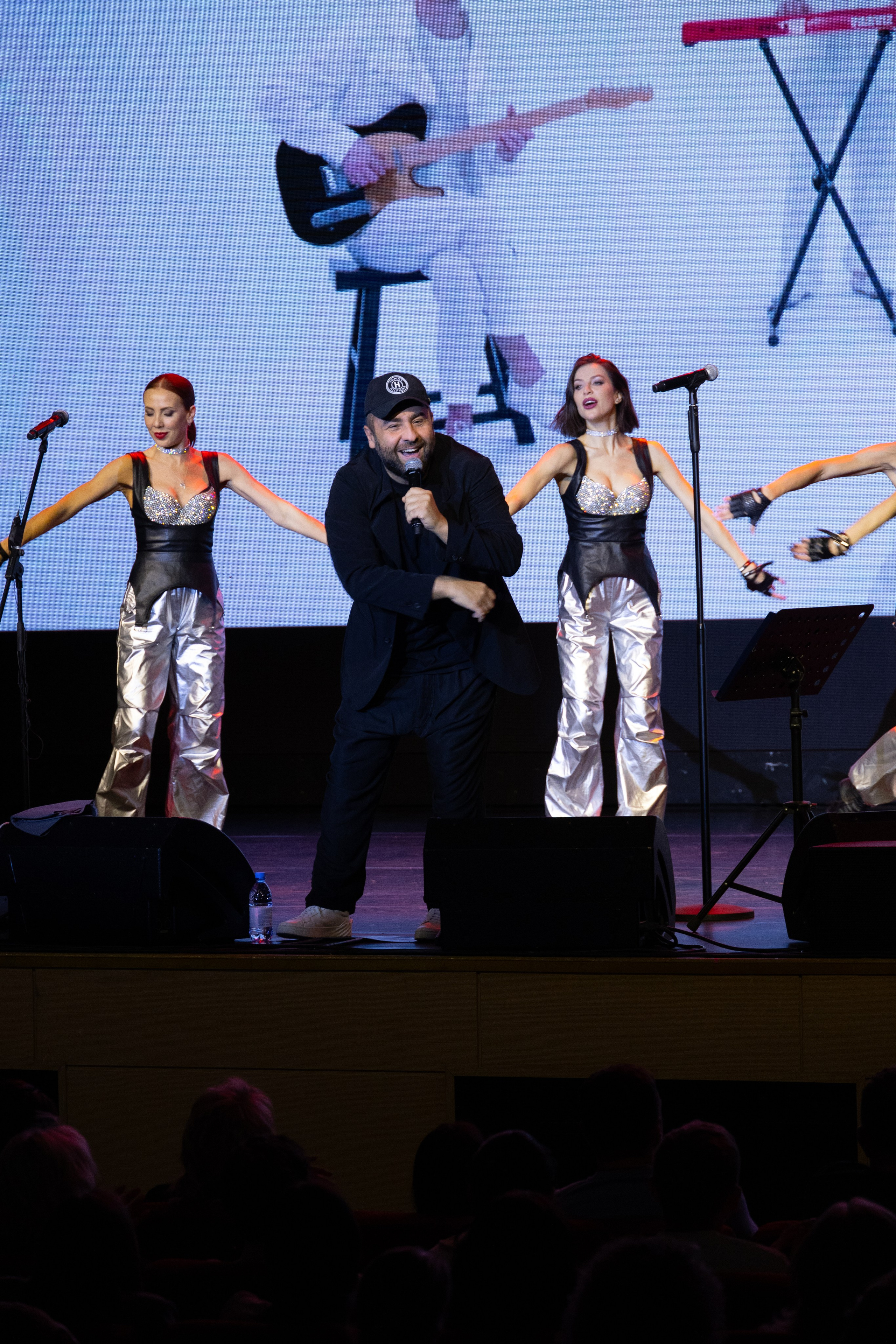 Сосо Павлиашвили КРАСНОЯРСК. Фотограф Красноярск съемки лавстори, фотосессия в студии, портретная съемка, творческие фотосессии